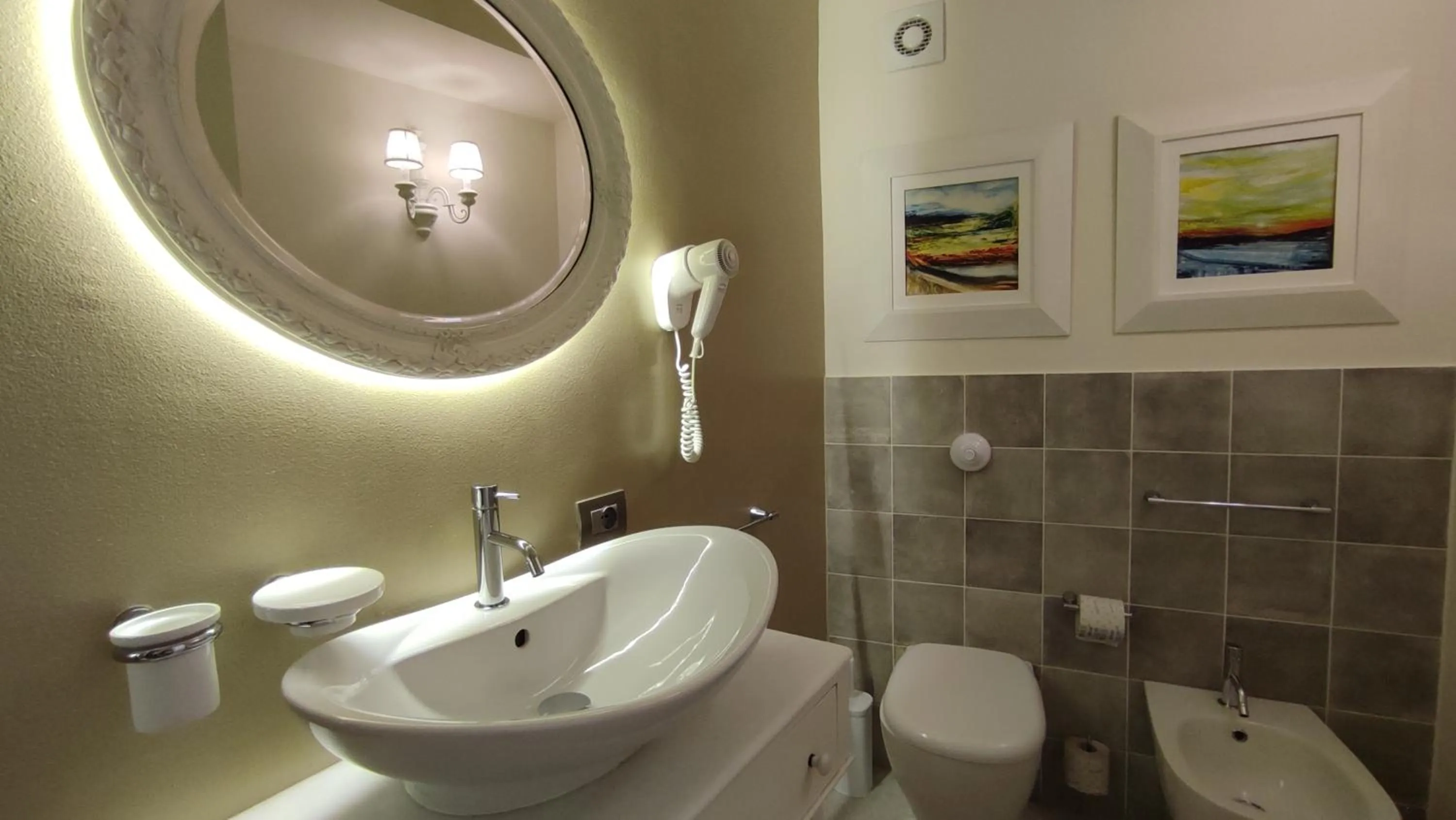 Shower in Dimora Bellini - Residenza d'Epoca