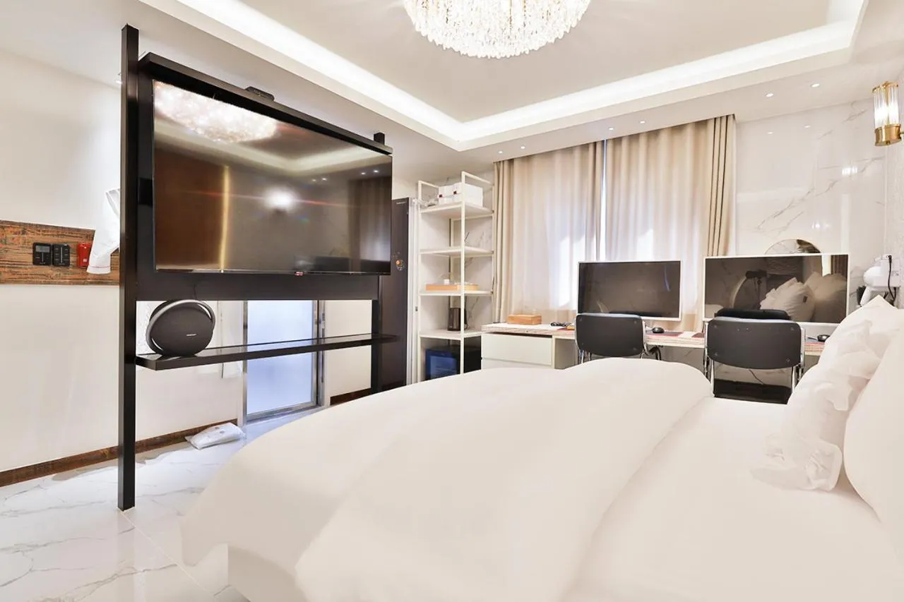 Photo of the whole room, Bed in February, Riverside Hotel Gyeongsan