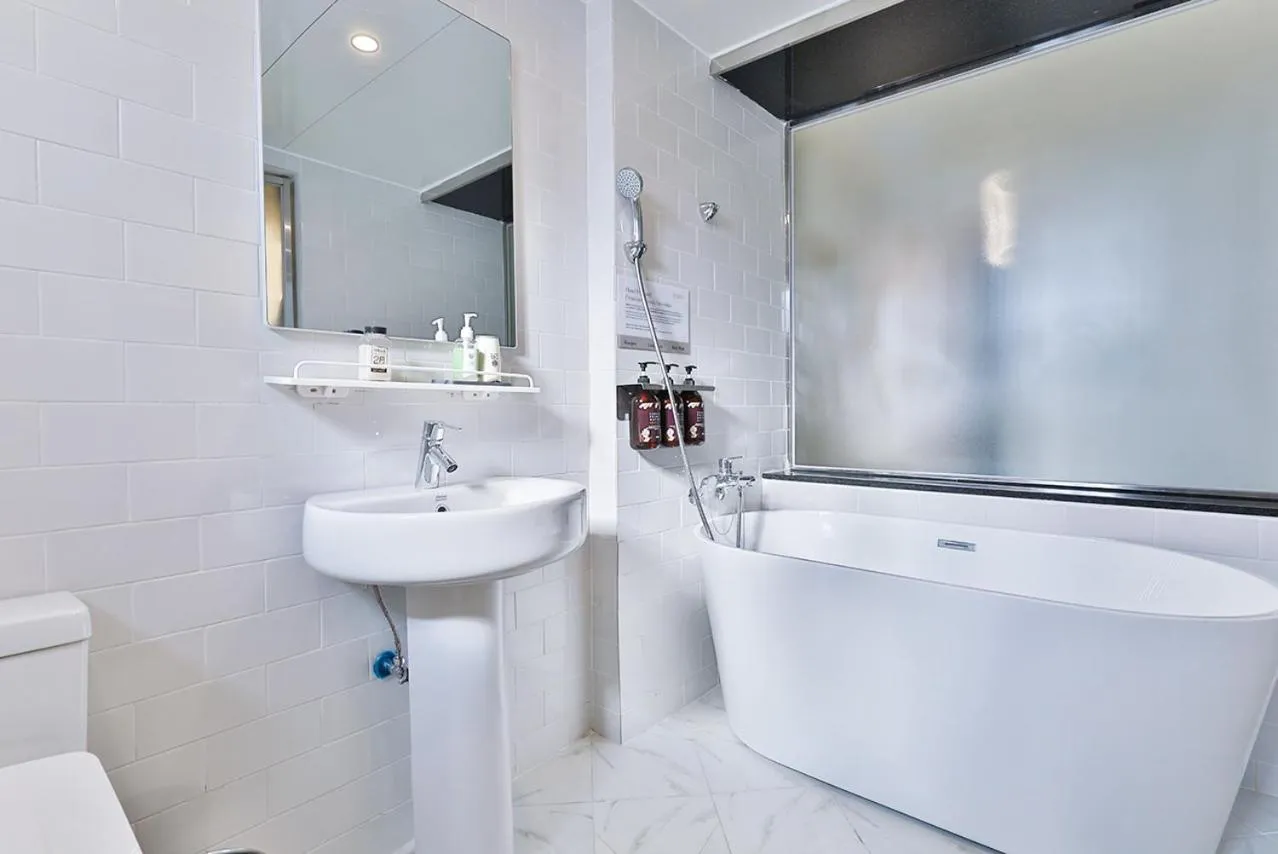 Bath in February, Riverside Hotel Gyeongsan