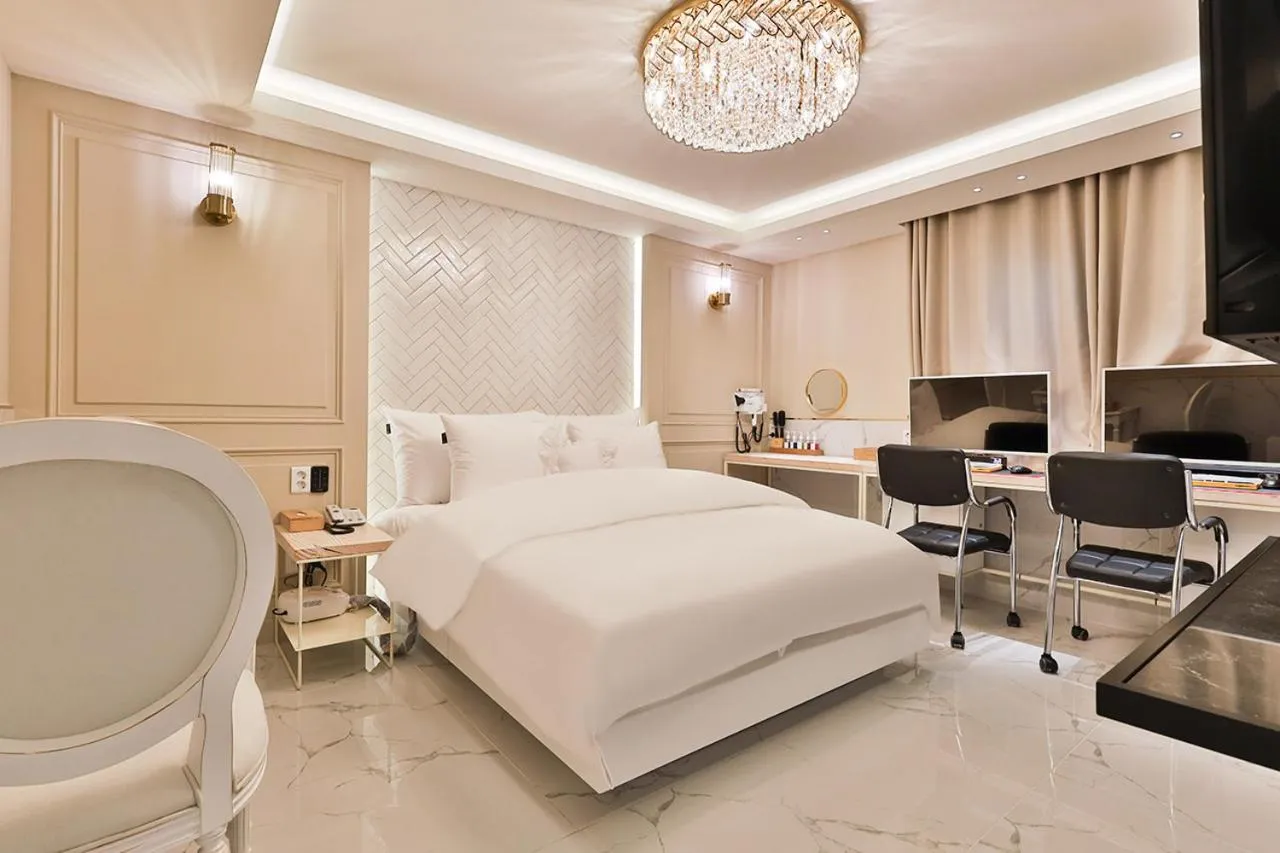 Photo of the whole room, Bed in February, Riverside Hotel Gyeongsan