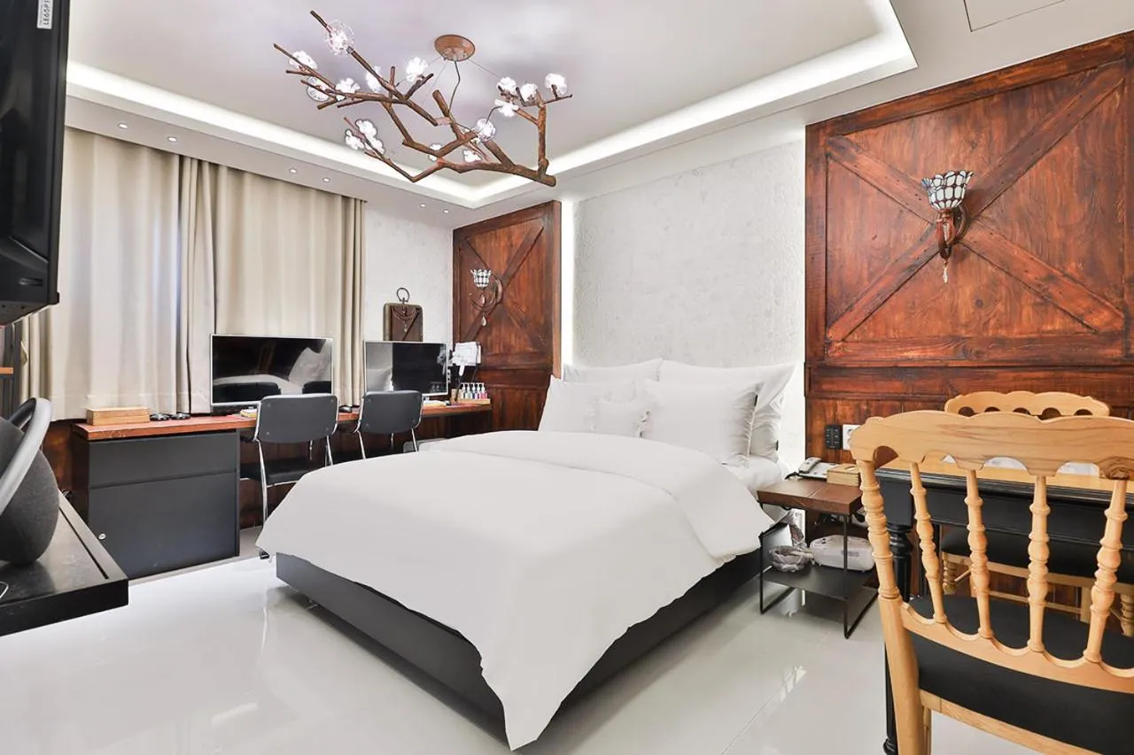 Photo of the whole room, Bed in February, Riverside Hotel Gyeongsan