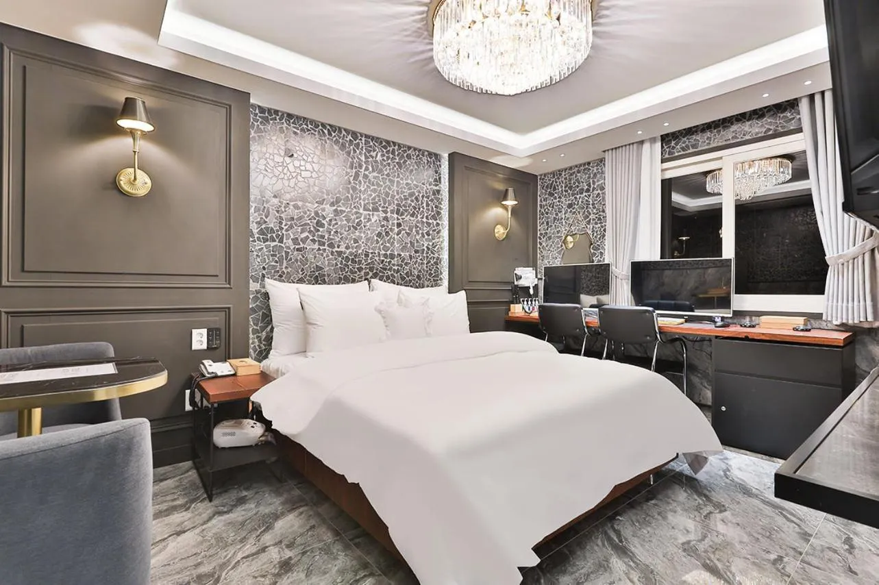 Photo of the whole room, Bed in February, Riverside Hotel Gyeongsan