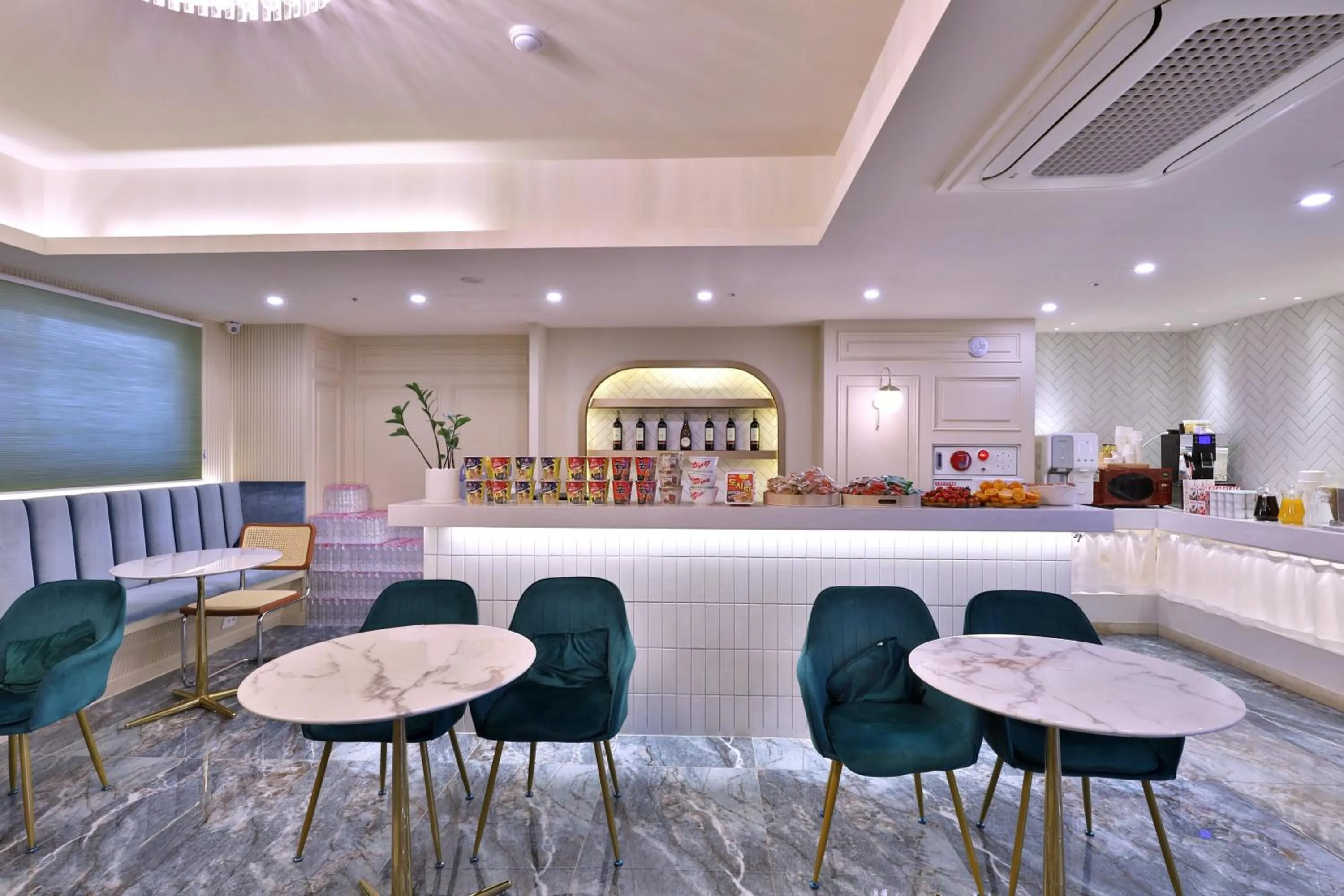 Lobby or reception in 2월 호텔 리버사이드 경산점