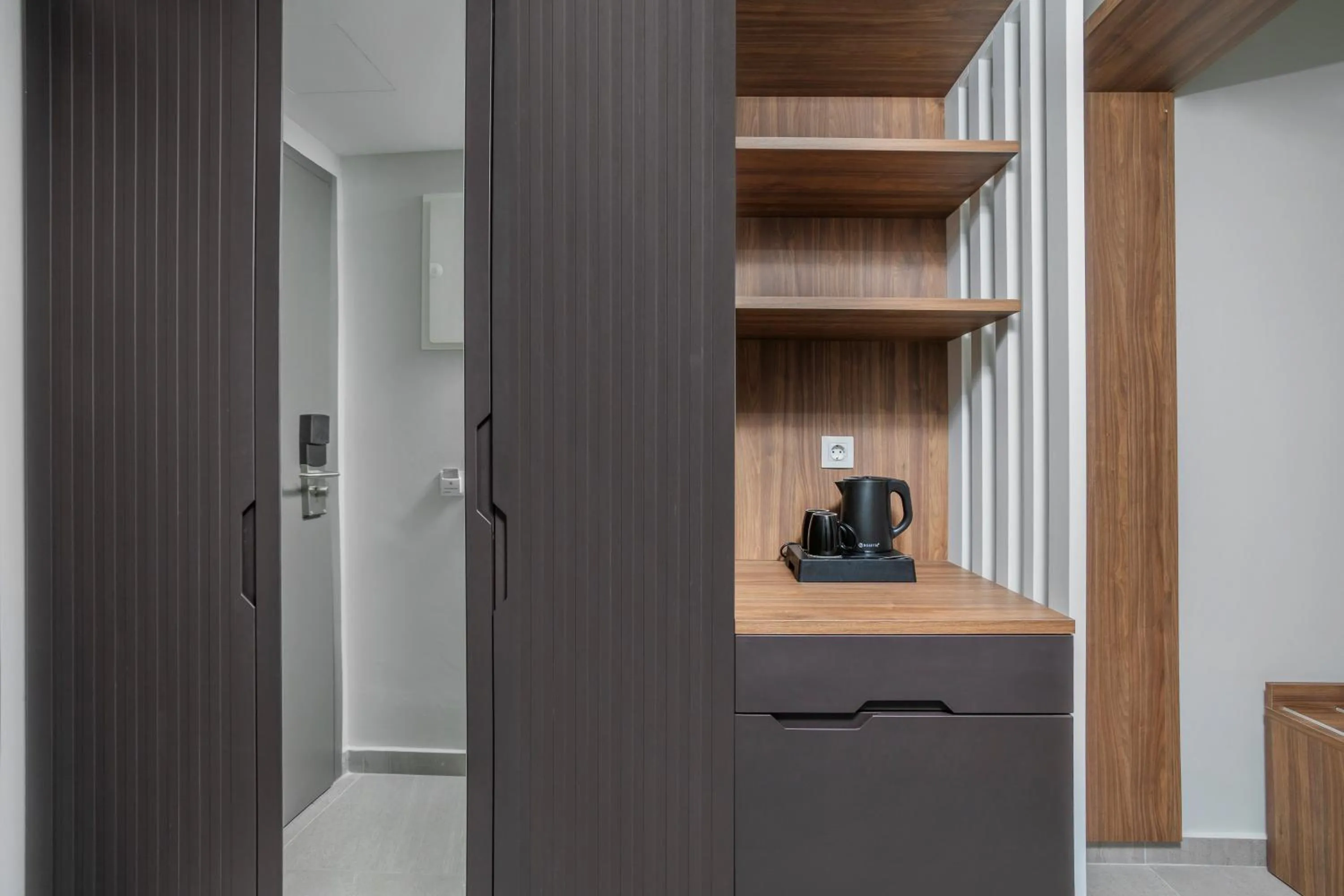 wardrobe in Iris Hotel