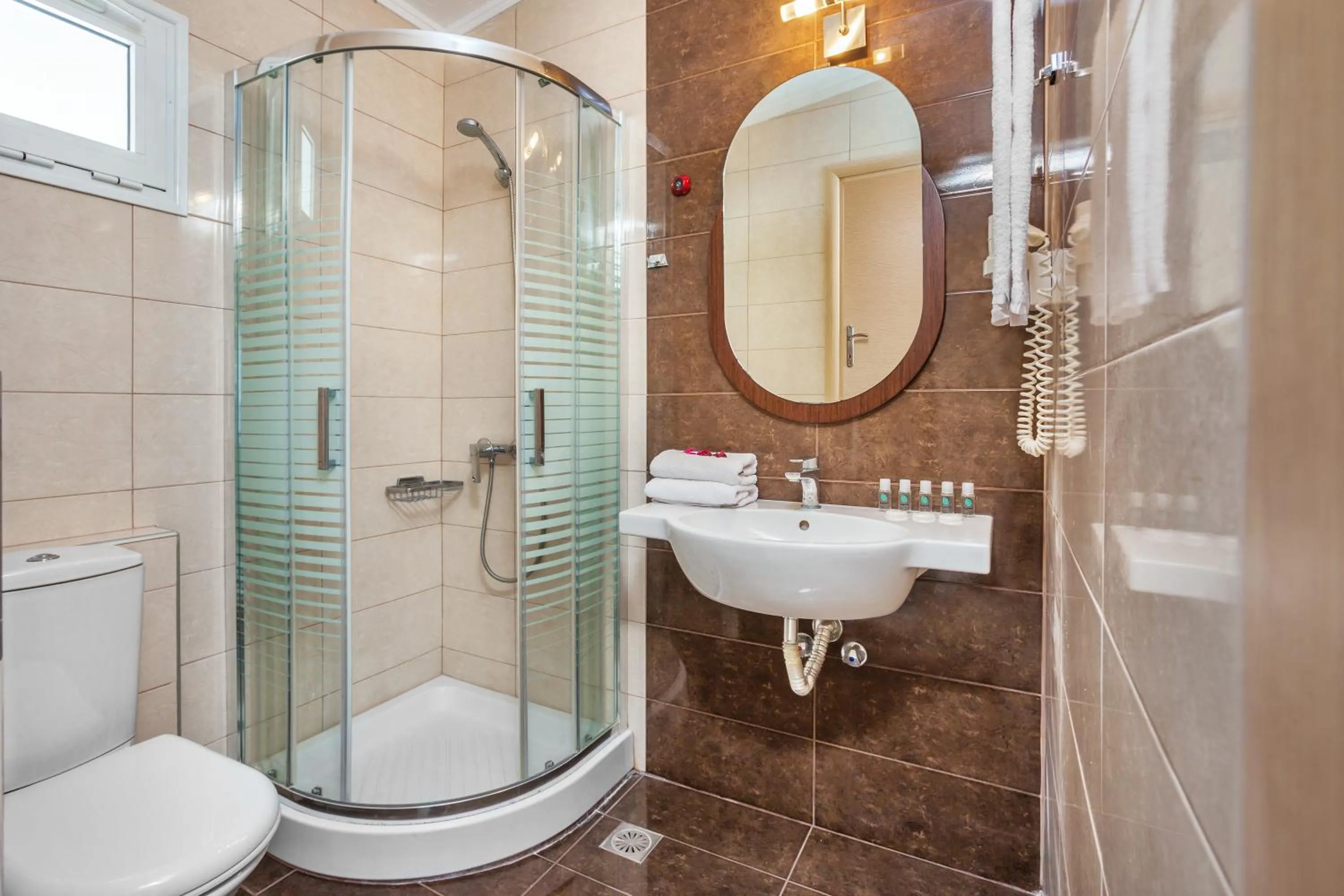 Bathroom in Iris Hotel