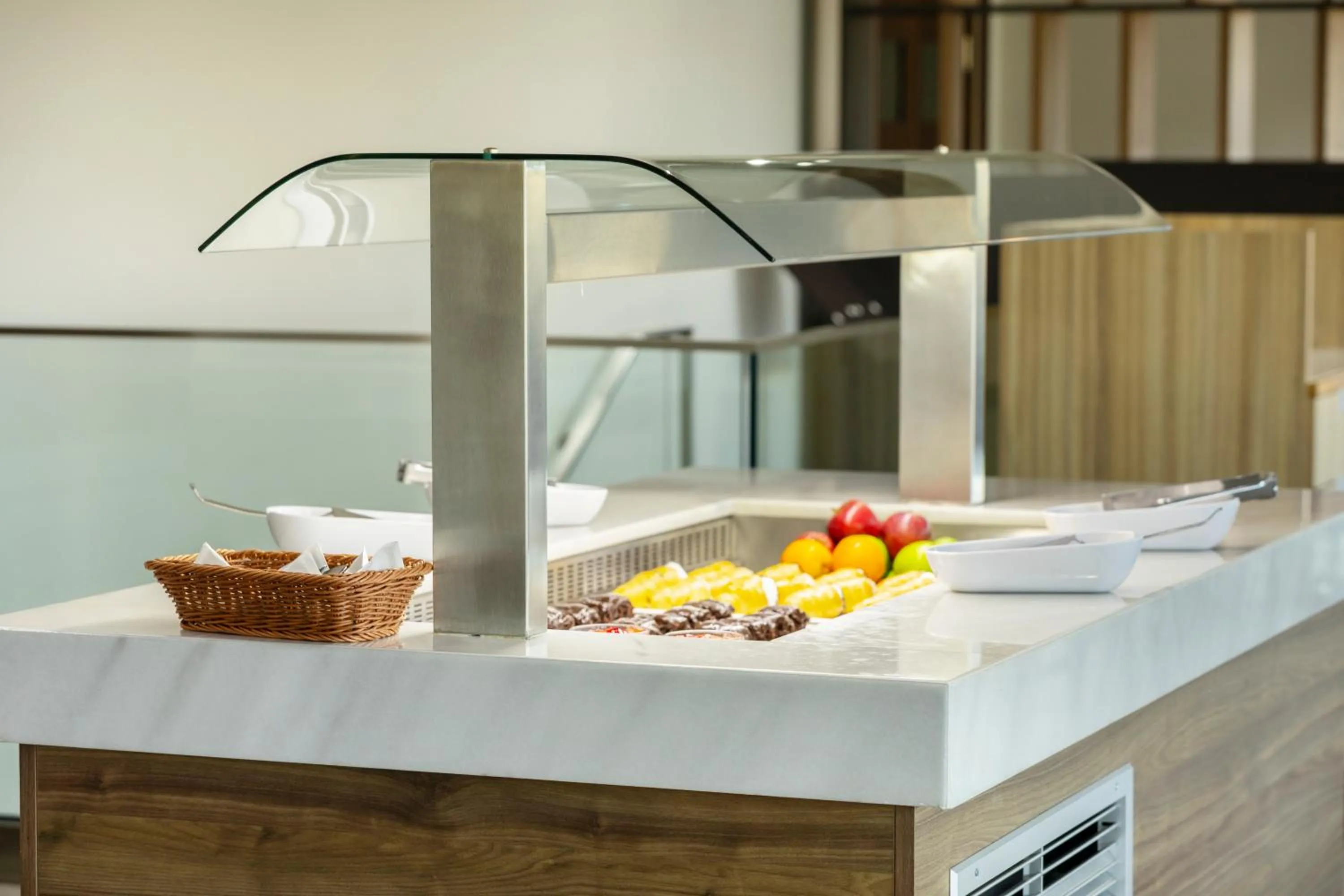 Food and drinks in Iris Hotel