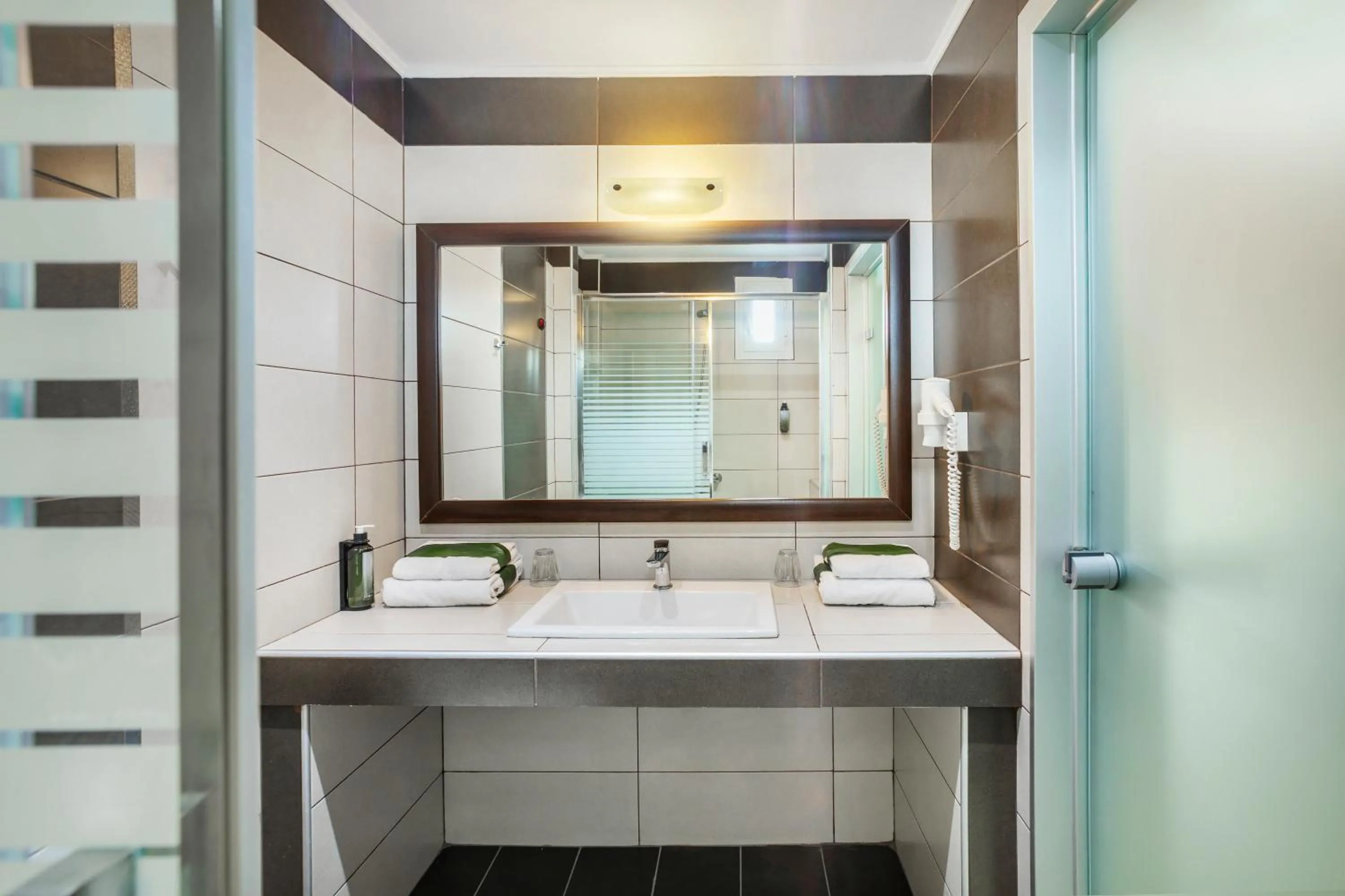 Shower in Iris Hotel