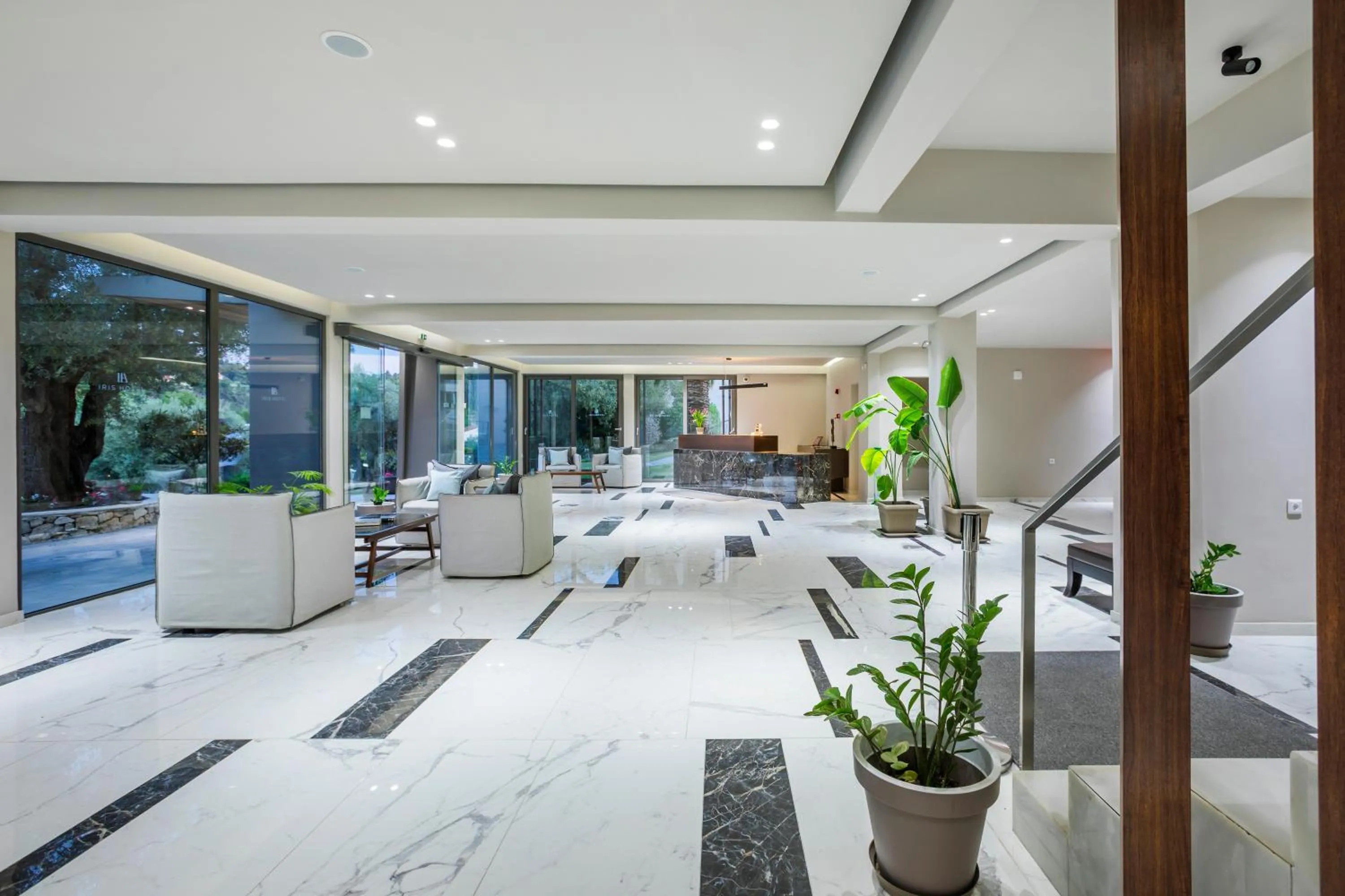 Lounge or bar in Iris Hotel