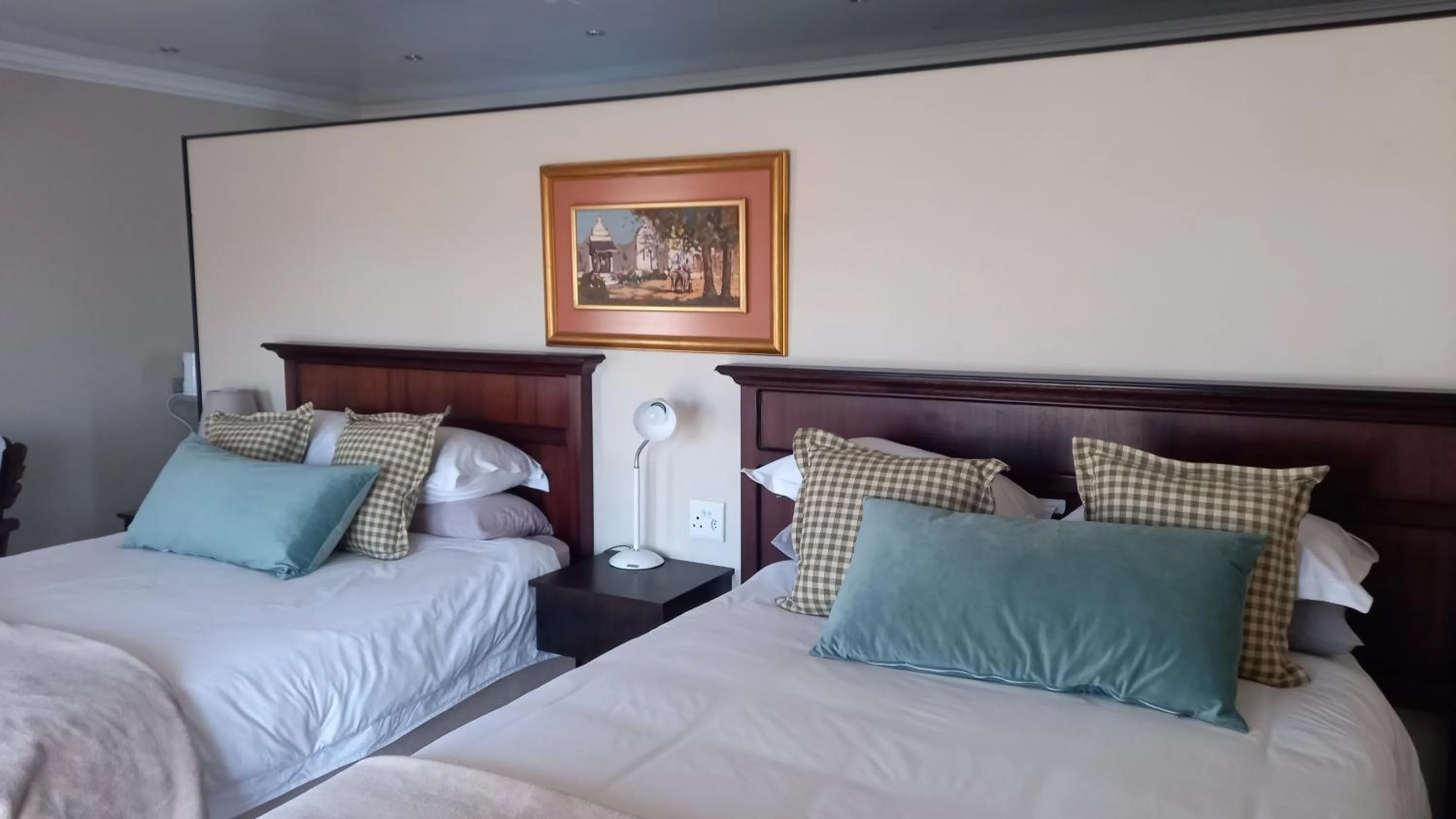 Bedroom, Bed in Dormio Manor Guest Lodge