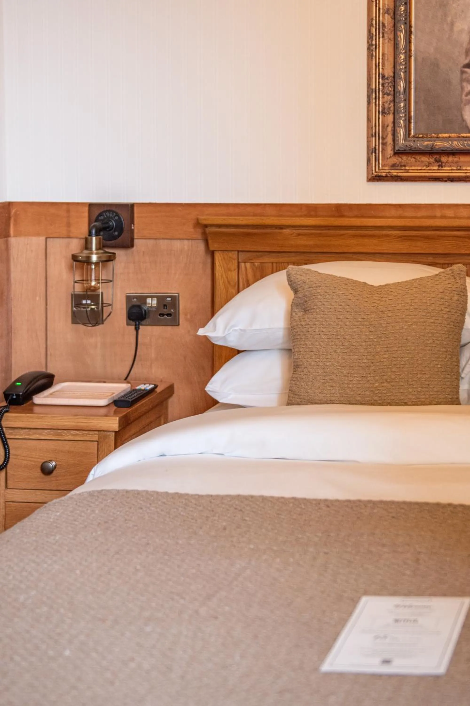 Bed in The Old Farmhouse Pub and Rooms