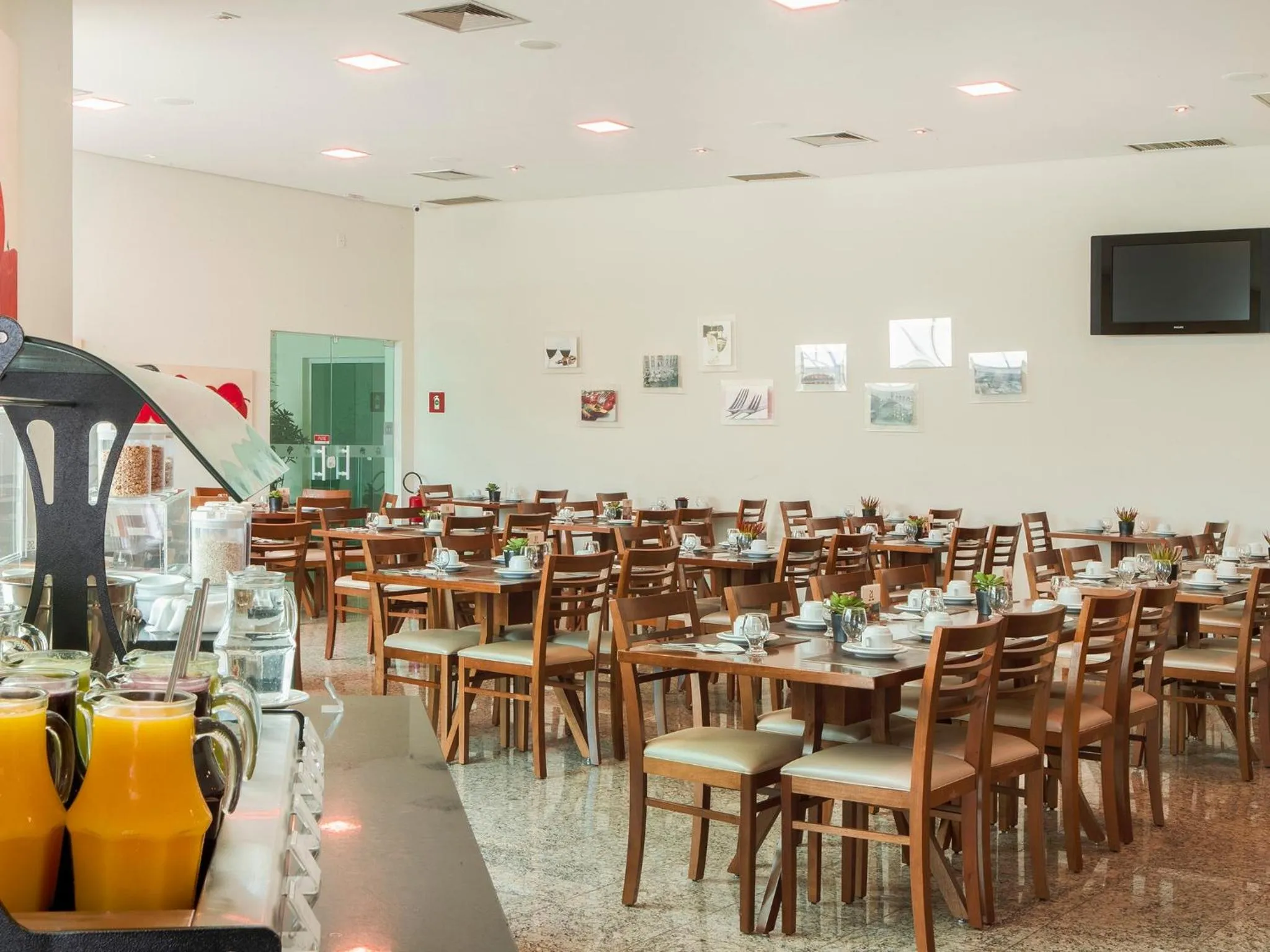 Restaurant/places to eat in Vinhedo Plaza Hotel