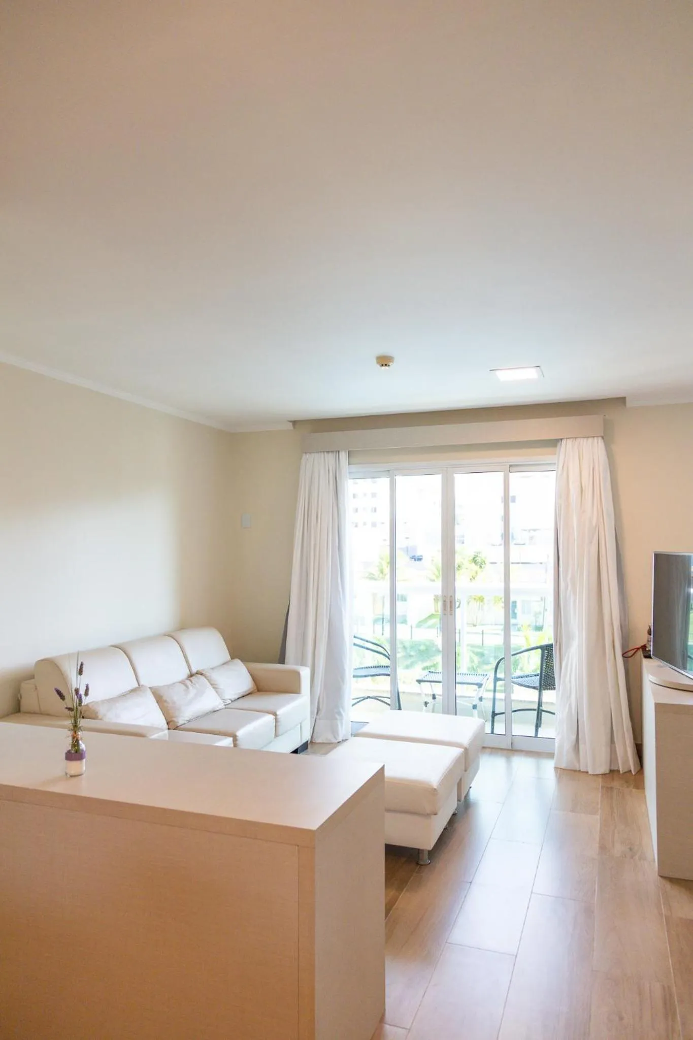 Living room, Bed in Vinhedo Plaza Hotel