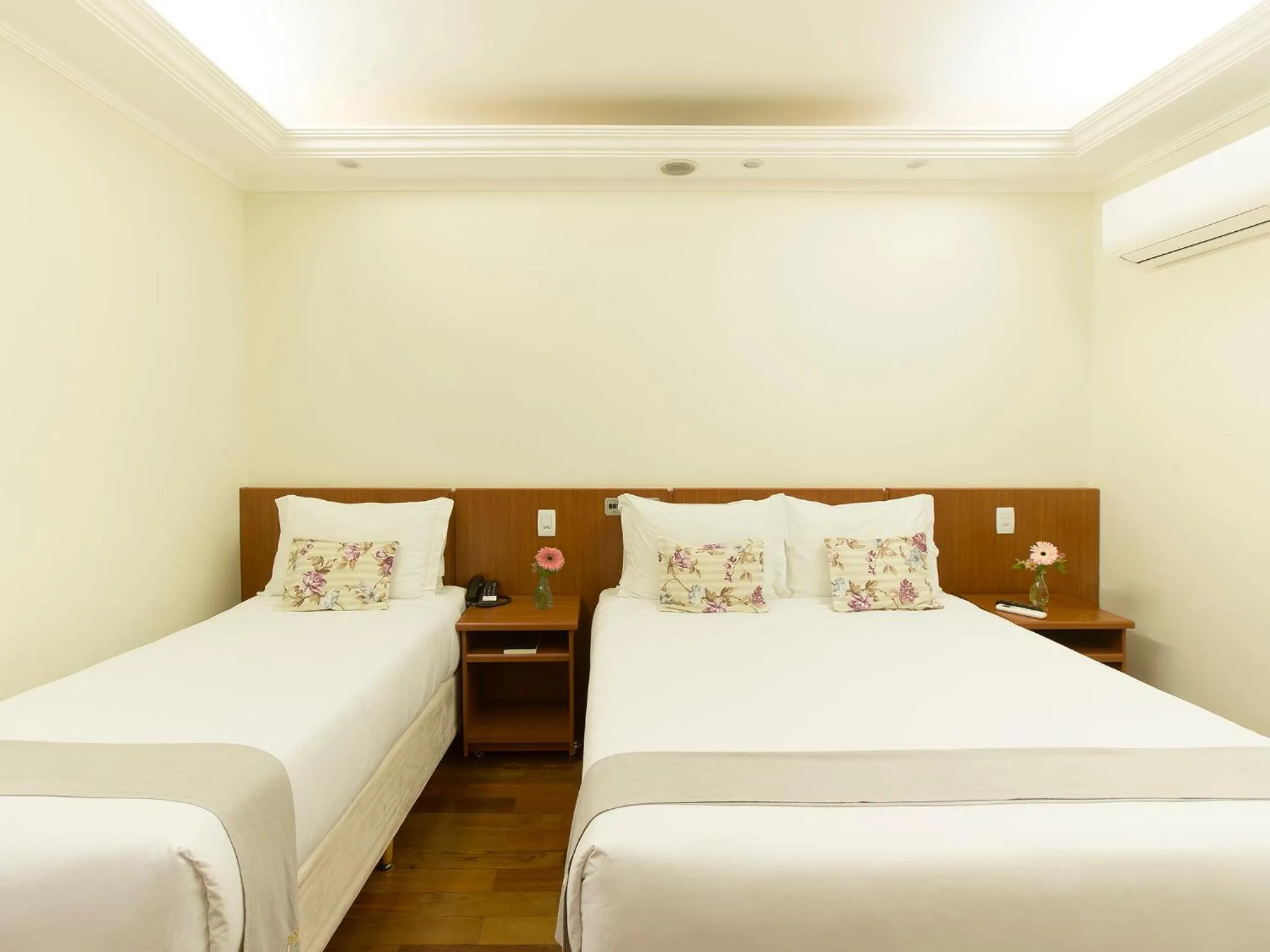 Photo of the whole room, Bed in Vinhedo Plaza Hotel