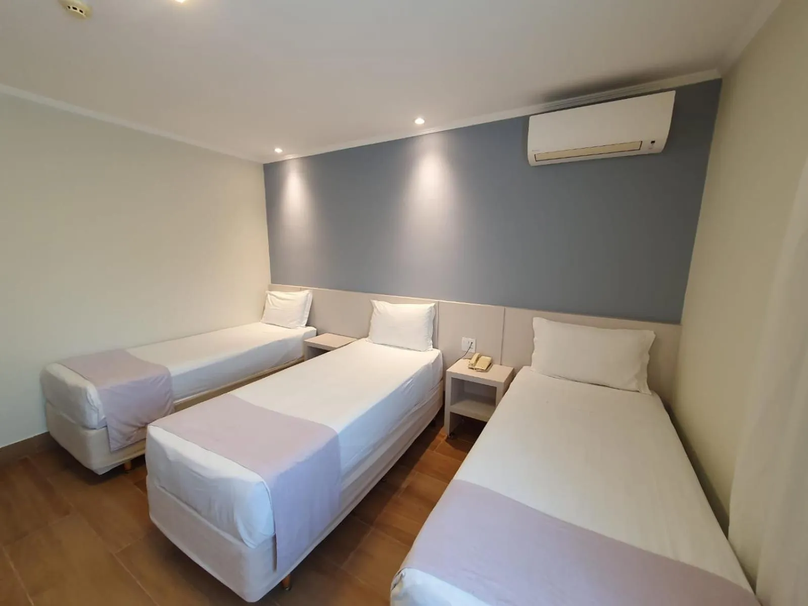 Bed in Vinhedo Plaza Hotel