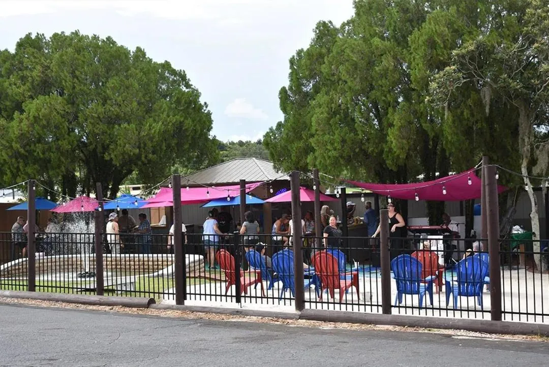 Liberty hill Executive Inn