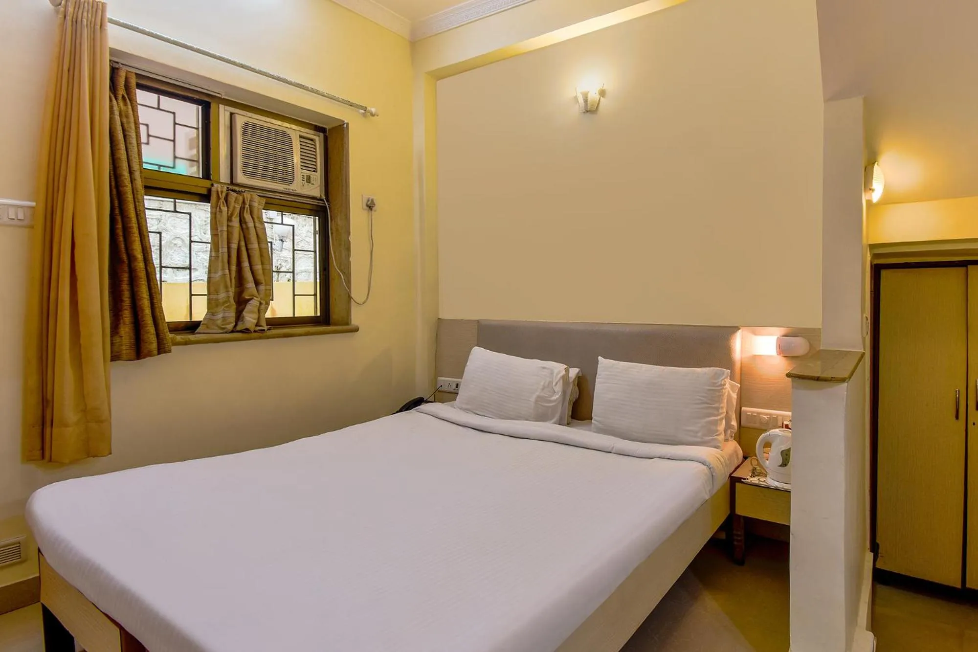 Bedroom, Bed in Sereniity Resort Lonavala