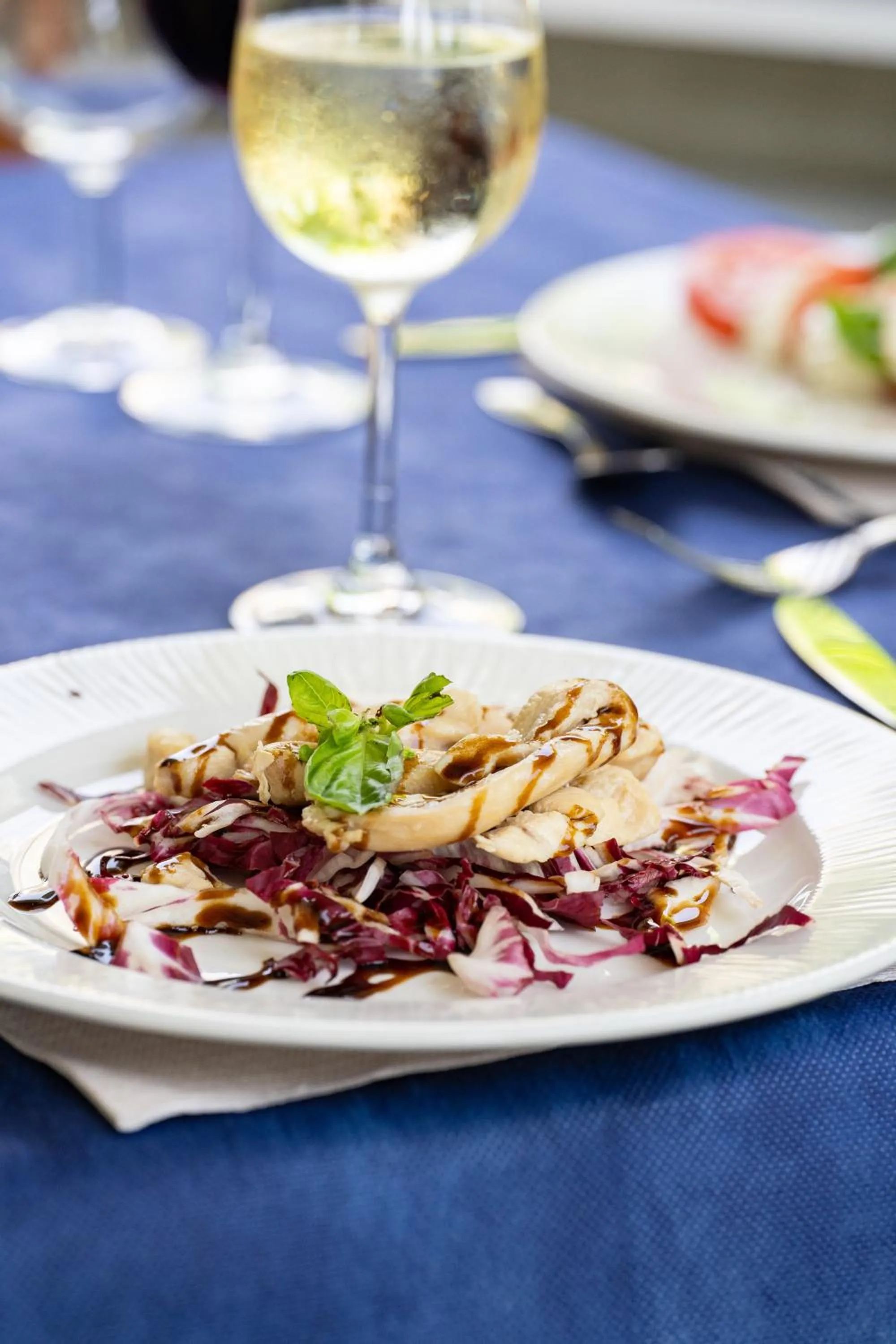 Restaurant/places to eat in Hotel Concord