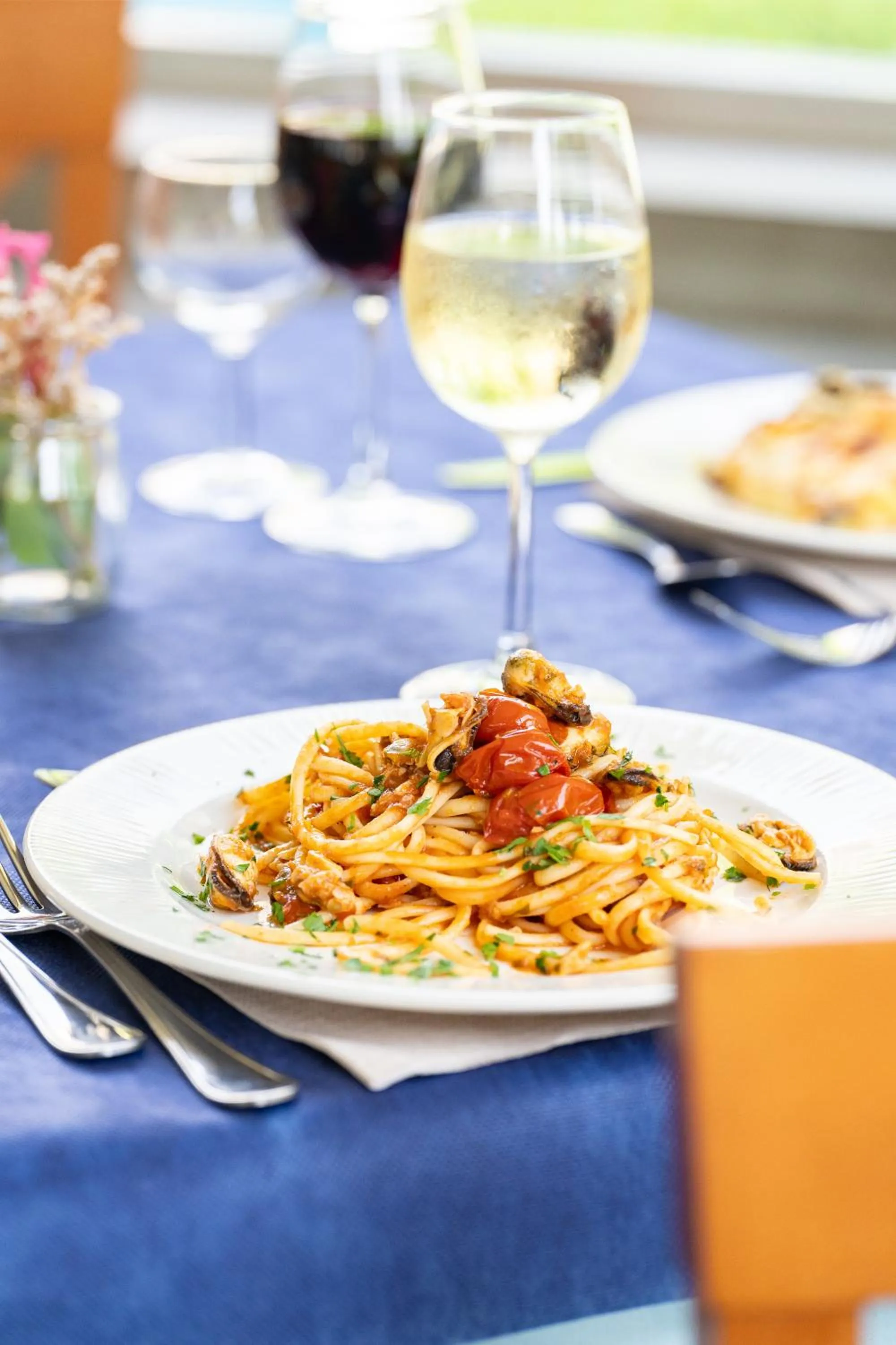 Restaurant/places to eat in Hotel Concord