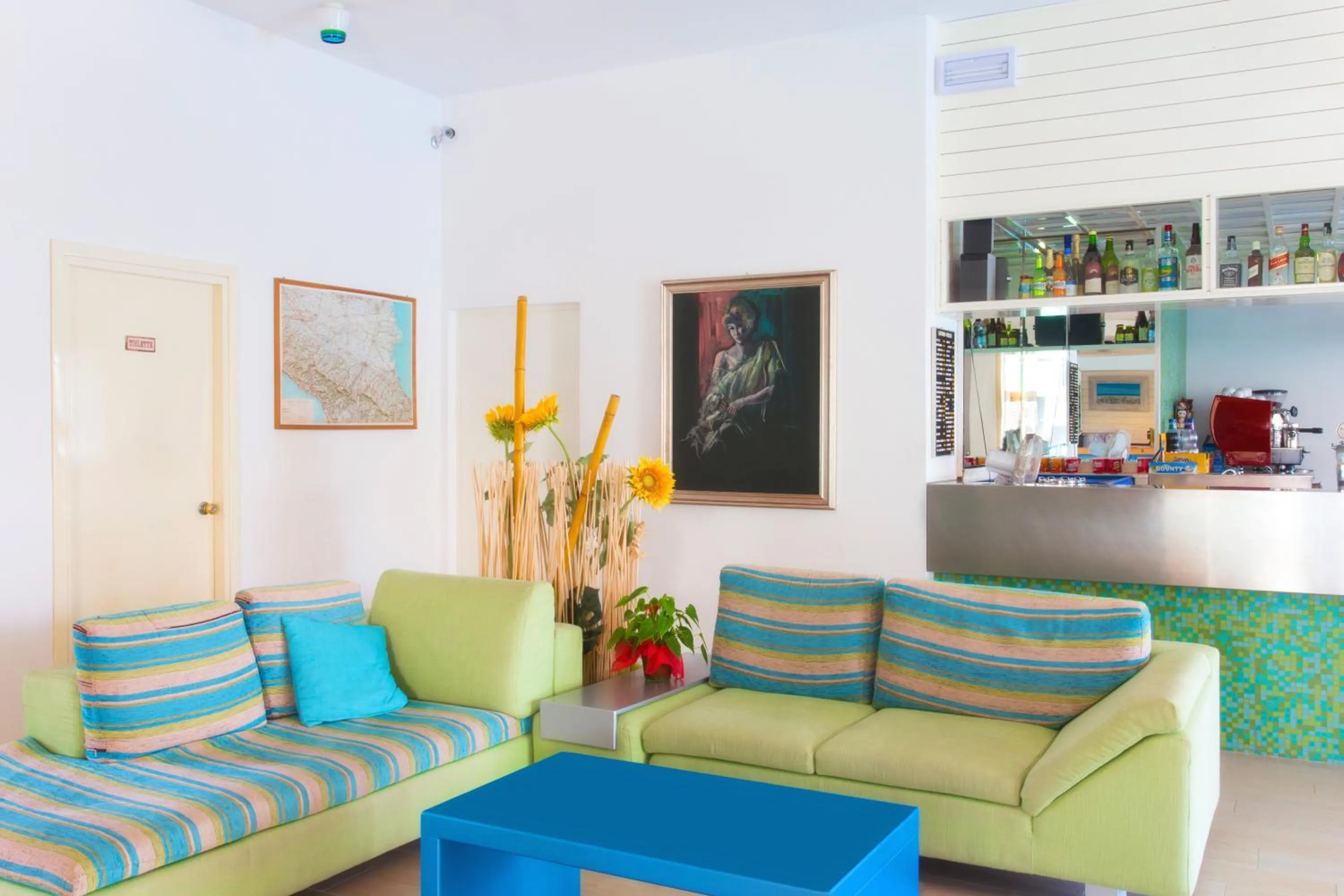 Communal lounge/ TV room in Hotel Concord