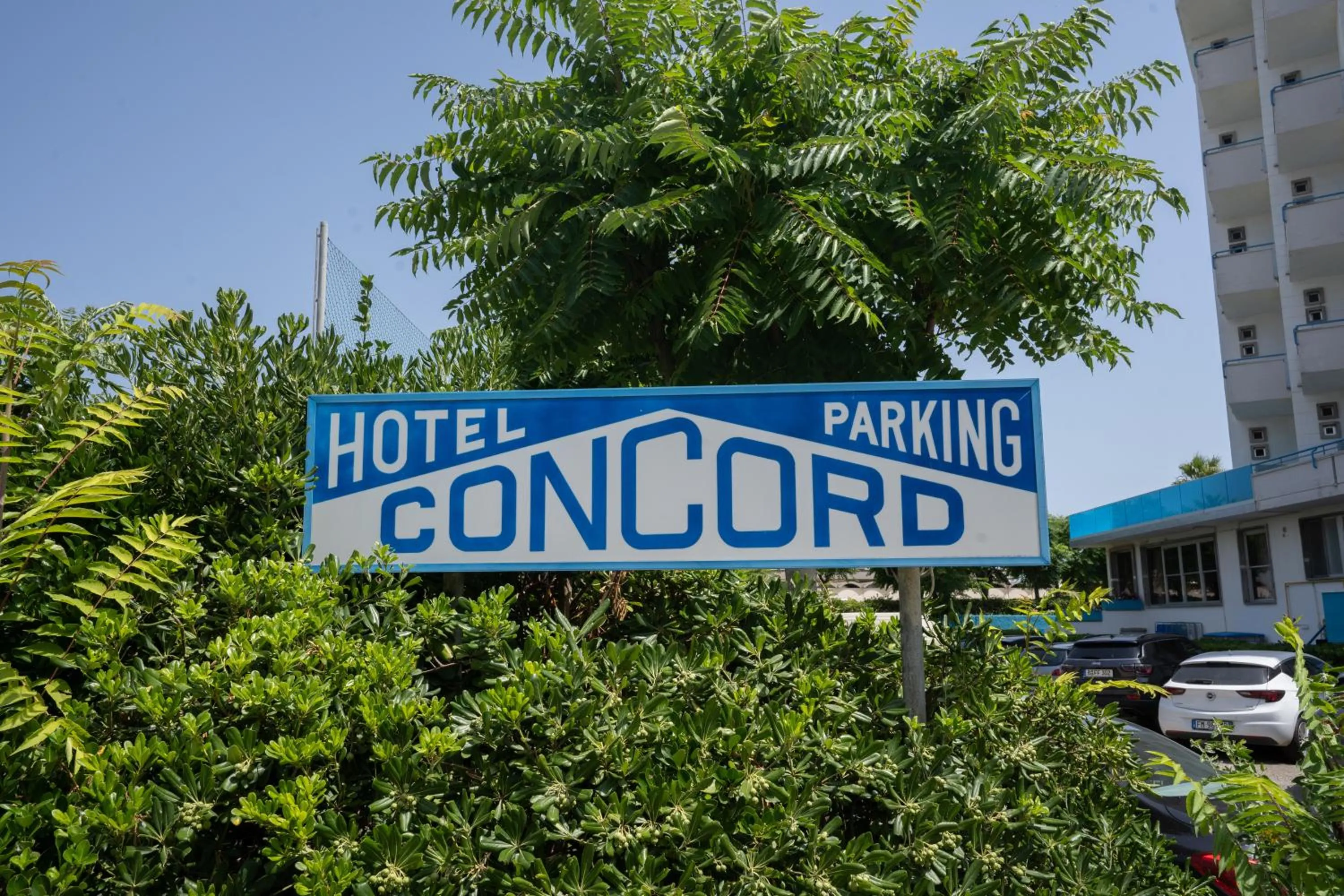 Parking in Hotel Concord