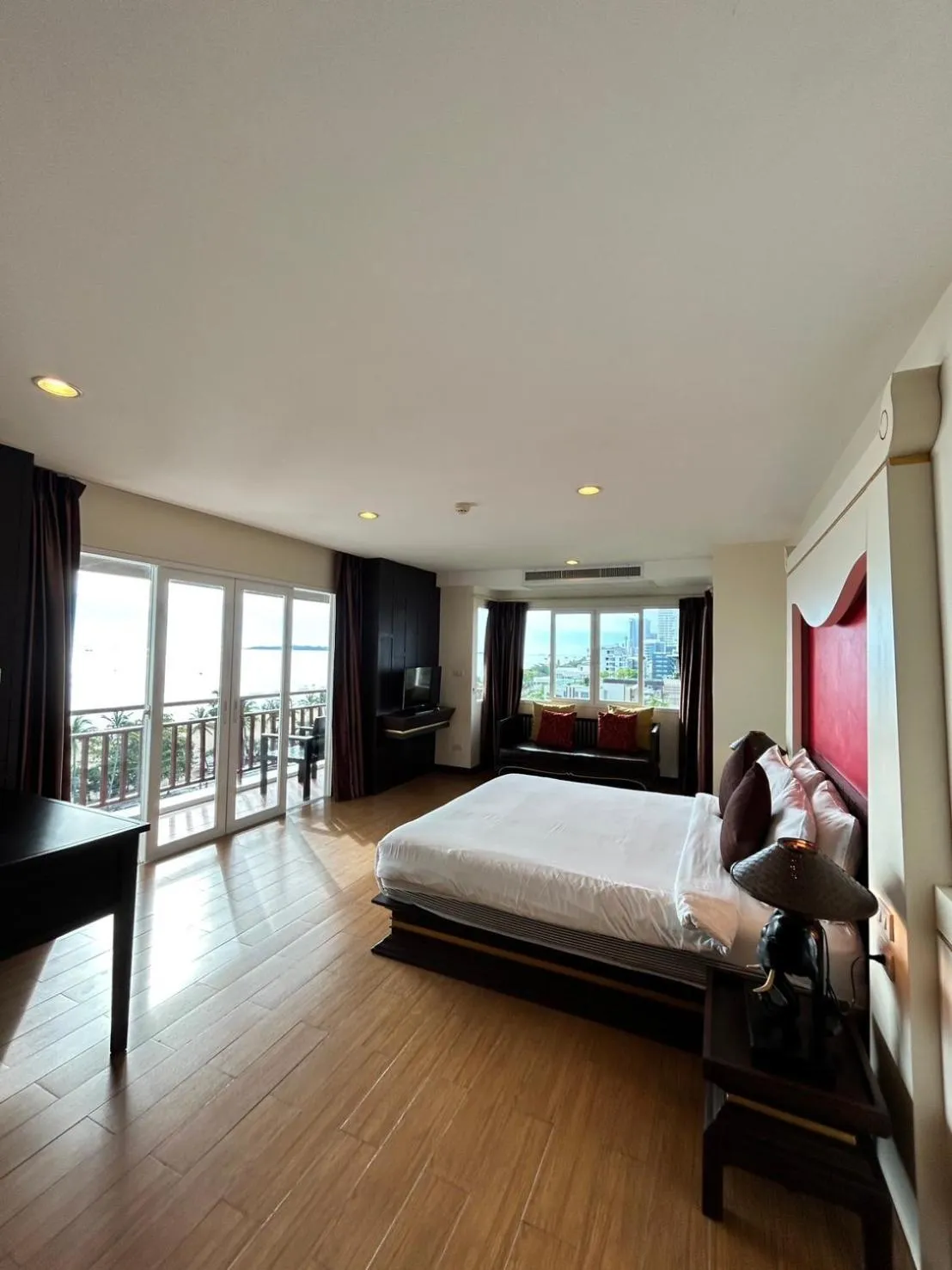 Bedroom, Bed in Royal Heritage Pavilion, Jomtien