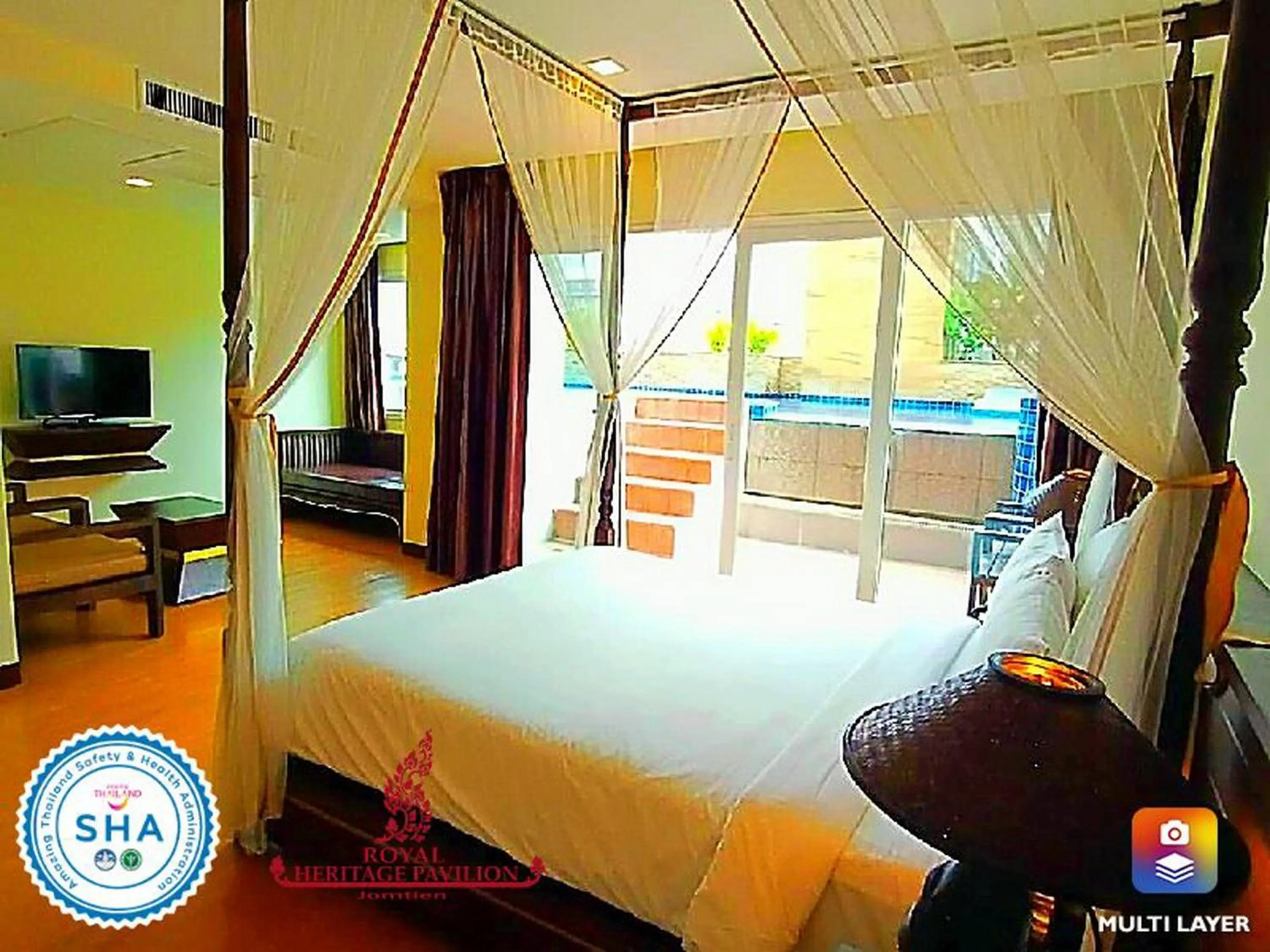 Communal lounge/ TV room, Bed in Royal Heritage Pavilion, Jomtien