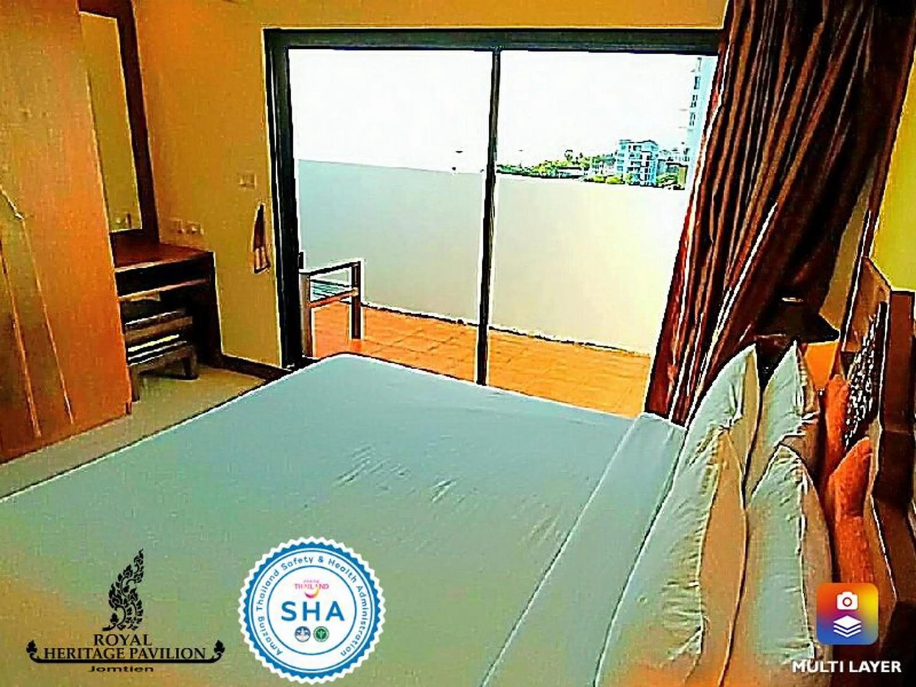 Sea view, Bed in Royal Heritage Pavilion, Jomtien