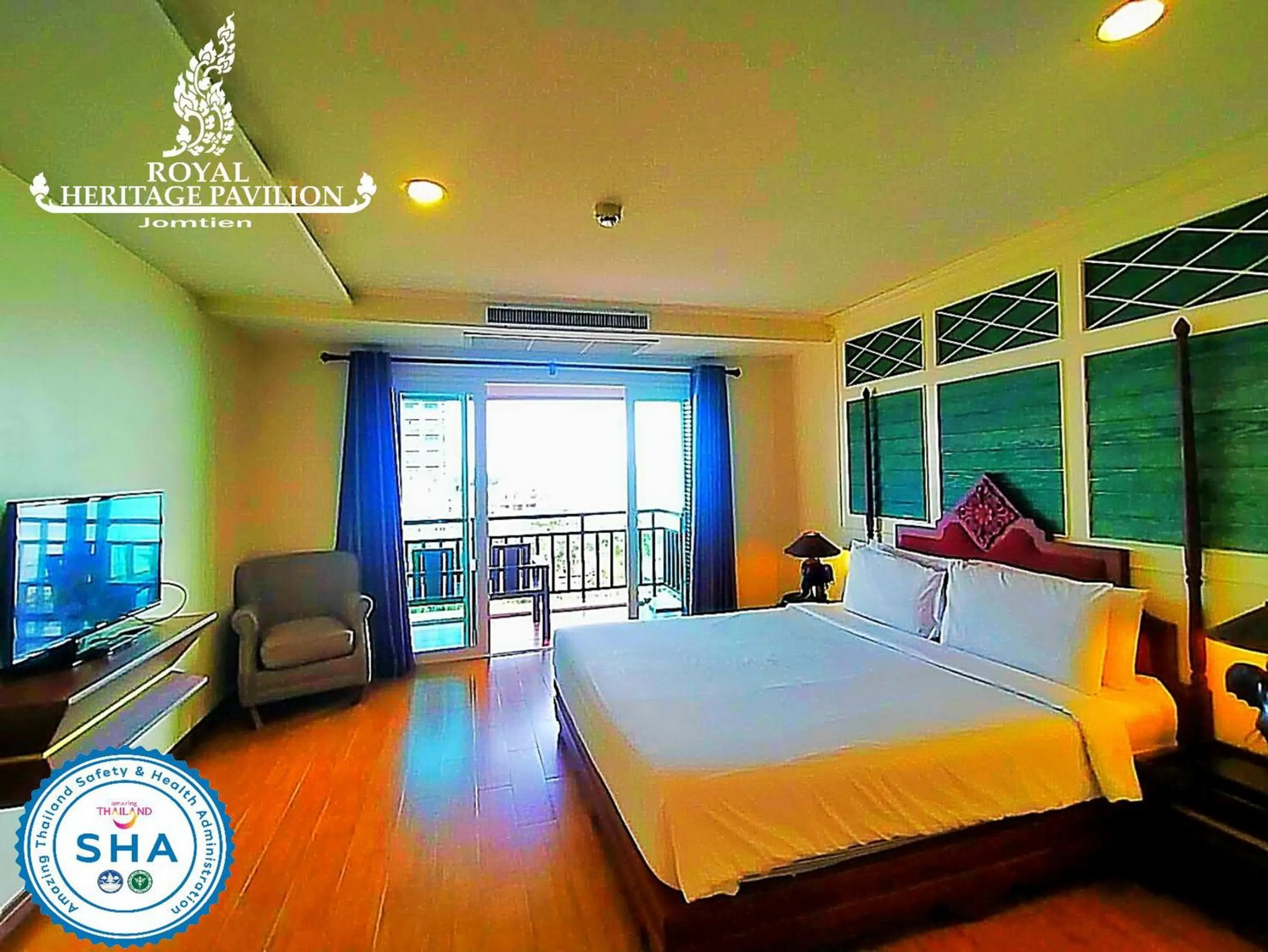 Photo of the whole room, Bed in Royal Heritage Pavilion, Jomtien