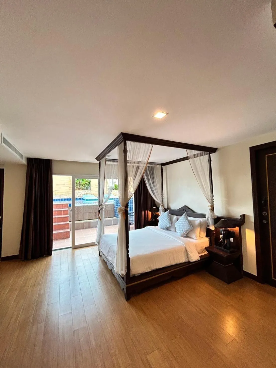 Bedroom, Bed in Royal Heritage Pavilion, Jomtien