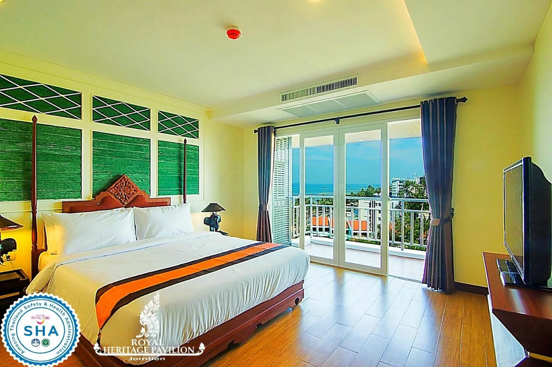 Bedroom, Bed in Royal Heritage Pavilion, Jomtien