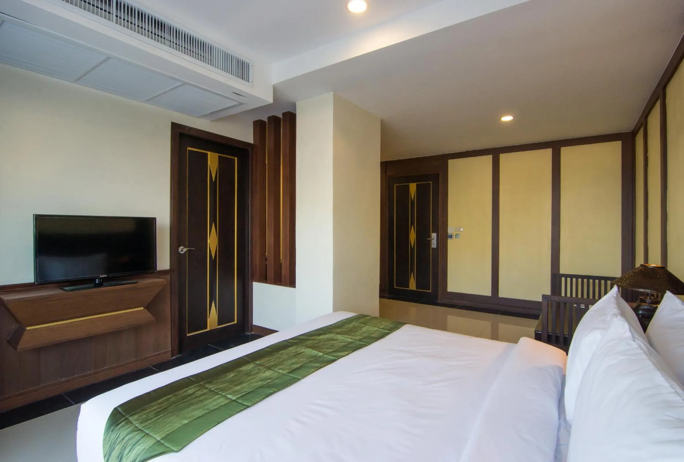 Bedroom, Bed in Royal Heritage Pavilion, Jomtien