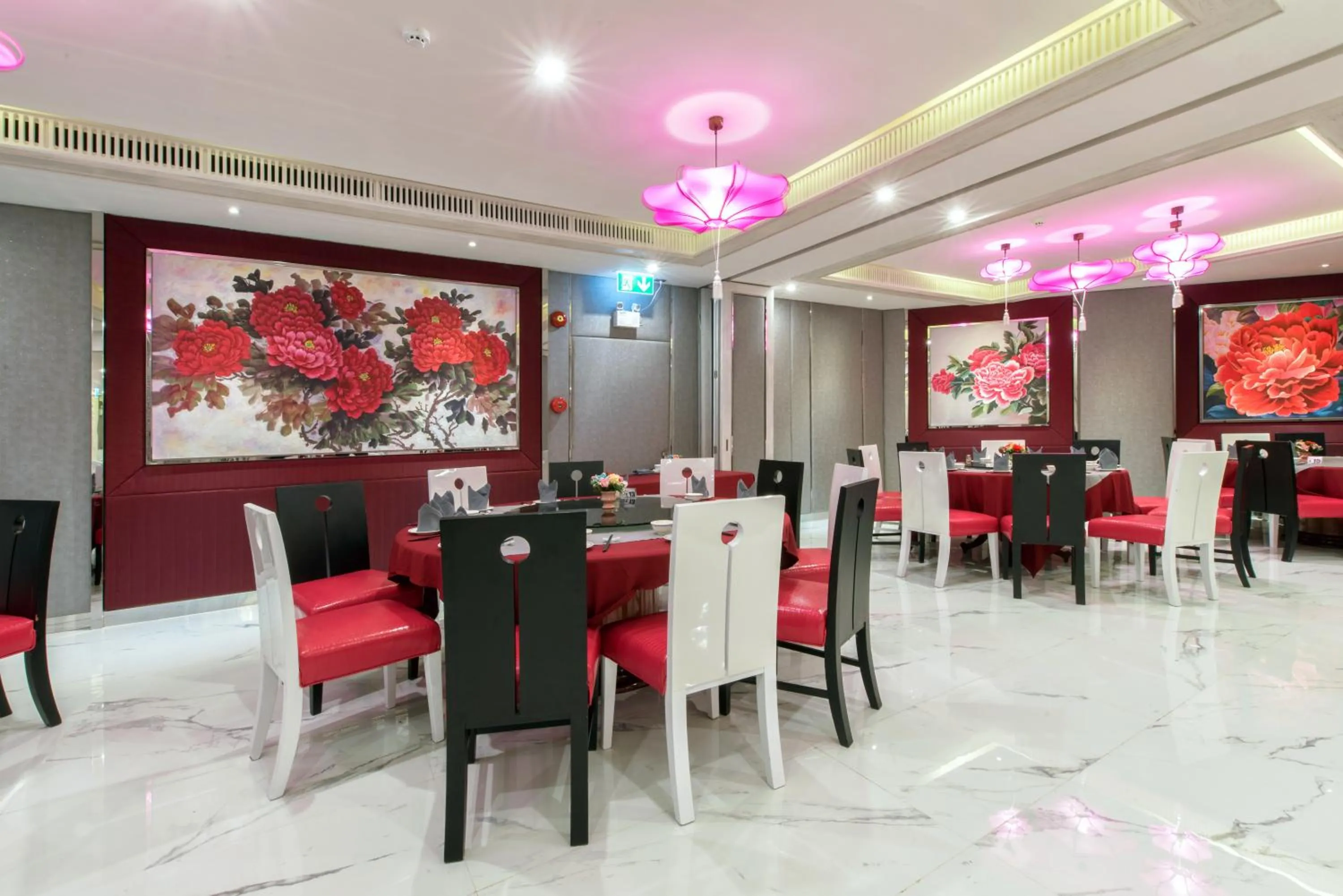 Restaurant/places to eat in Royal Rattanakosin Hotel - Near Grand Palace & Khaosan Road