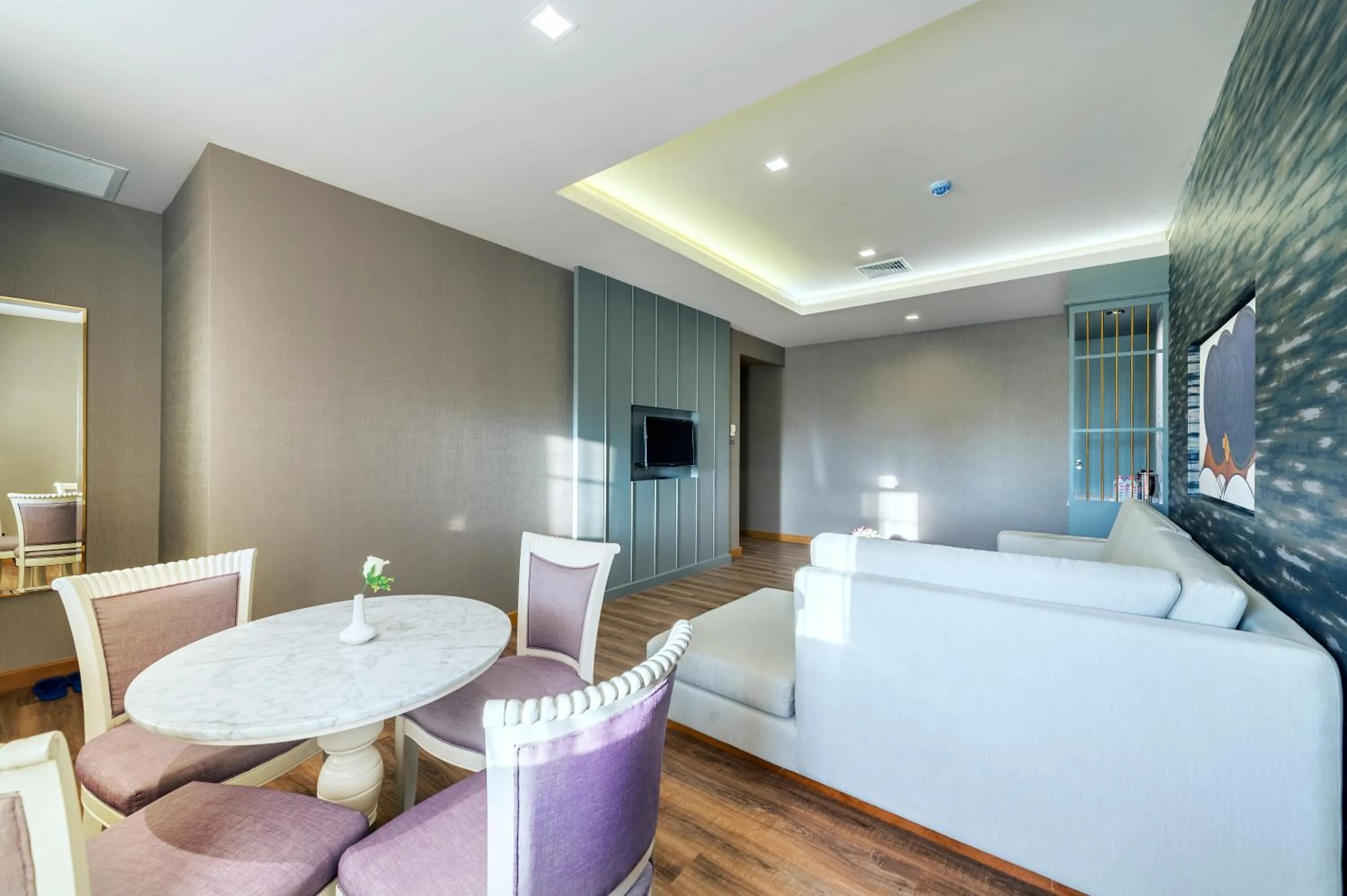 Seating area in Royal Rattanakosin Hotel - Near Grand Palace & Khaosan Road