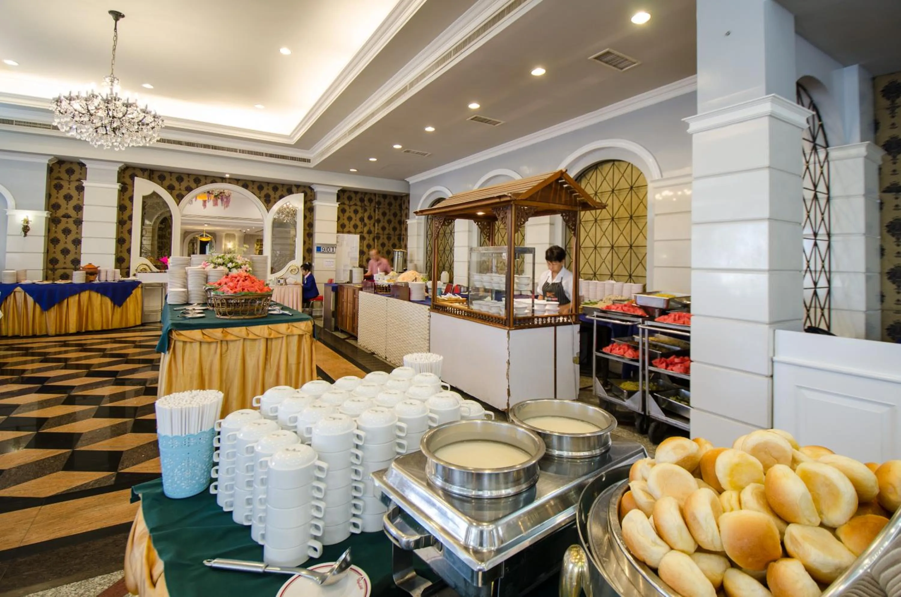 Restaurant/places to eat in Royal Rattanakosin Hotel - Near Grand Palace & Khaosan Road