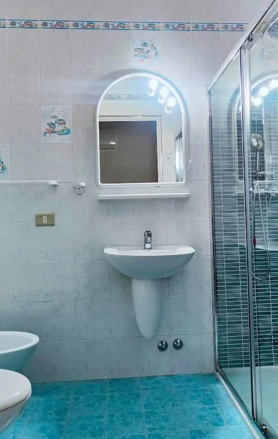 Bathroom in Hotel Capri