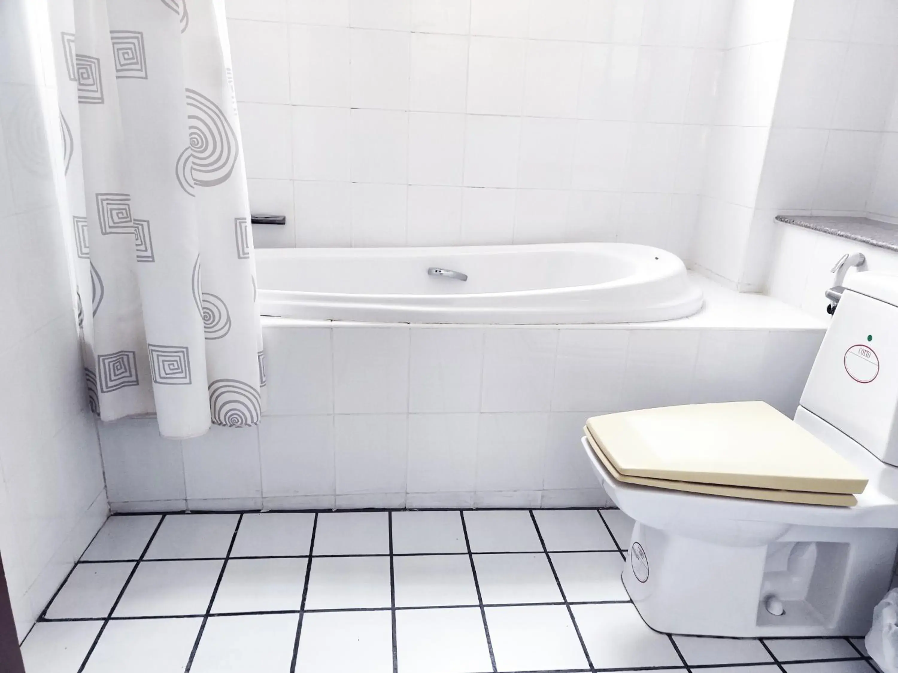 Deluxe Double Room in Thong Paeka Hotel Deluxe Double Room in Thong Paeka Hotel