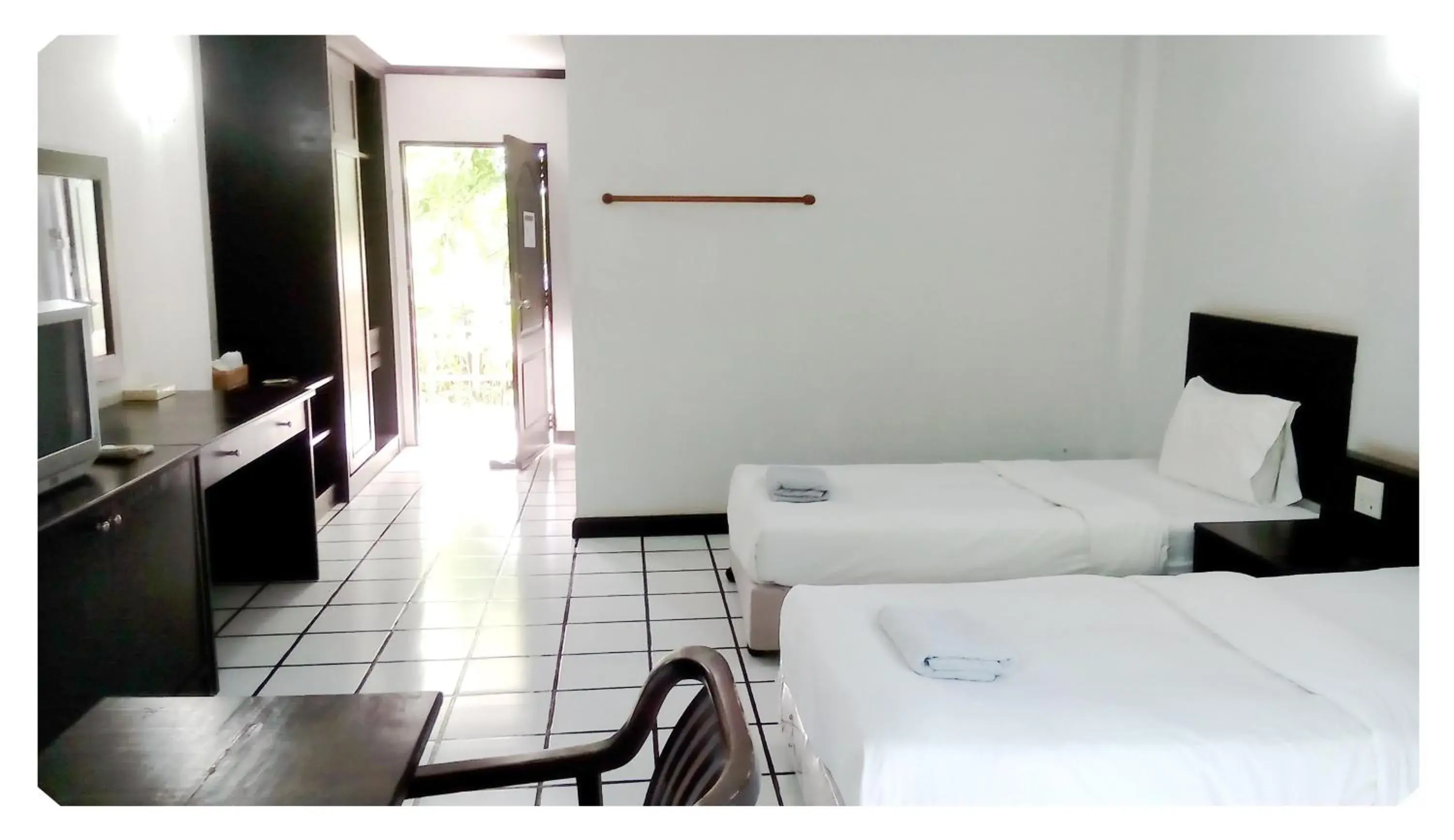 Standard Twin Room in Thong Paeka Hotel Standard Twin Room in Thong Paeka Hotel