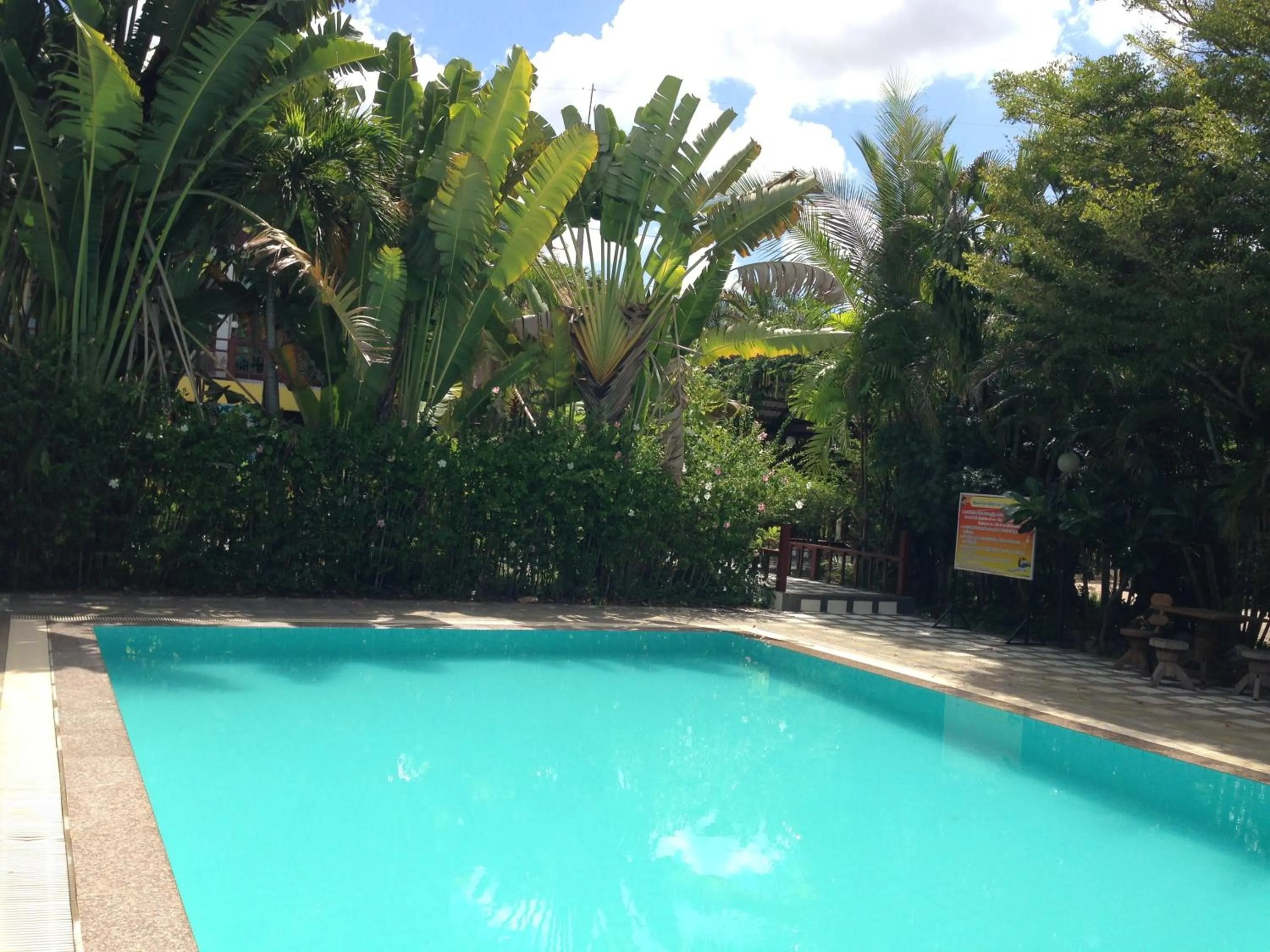 Swimming pool in Thong Paeka Hotel