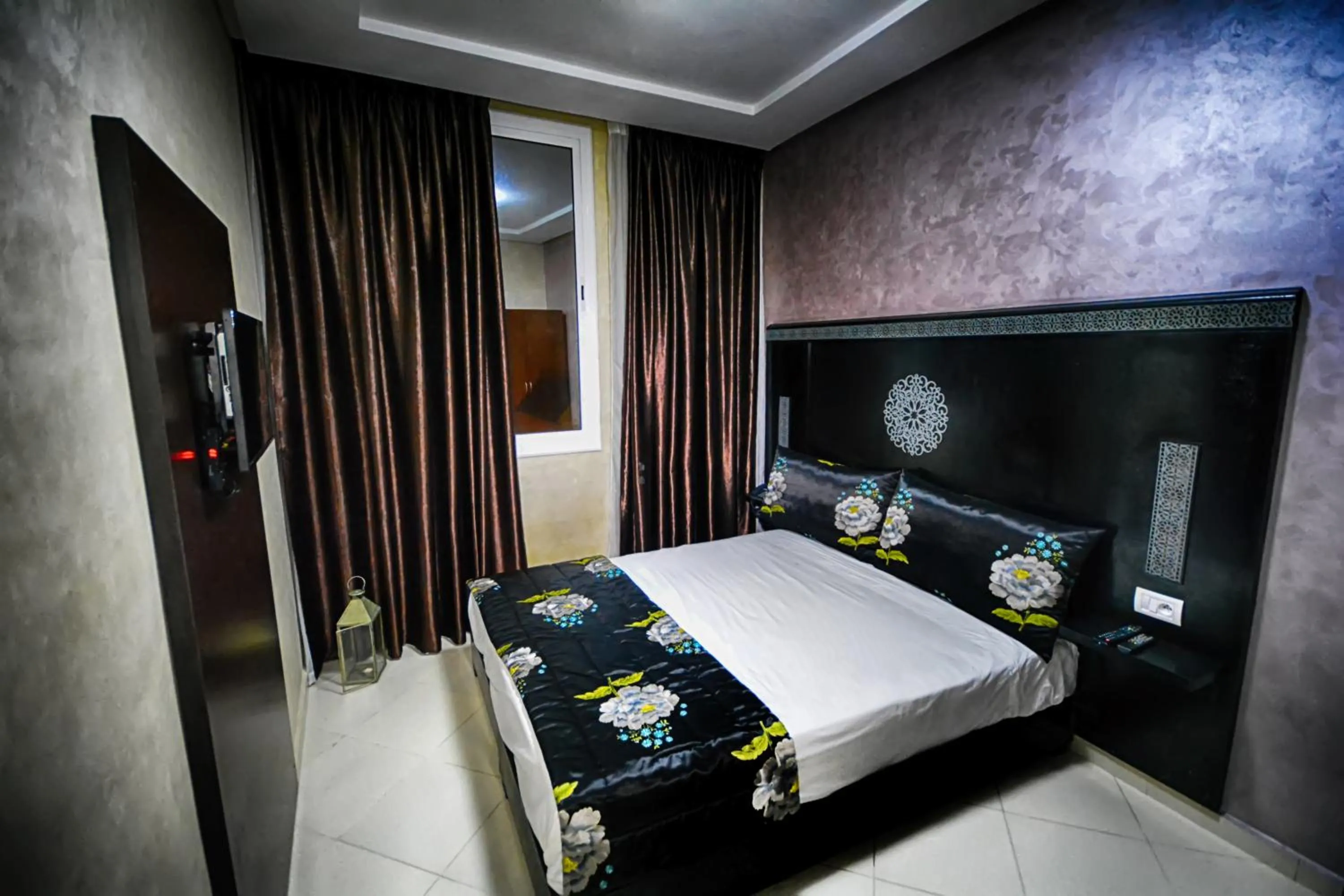 Photo of the whole room, Bed in Hotel Vents Des Iles