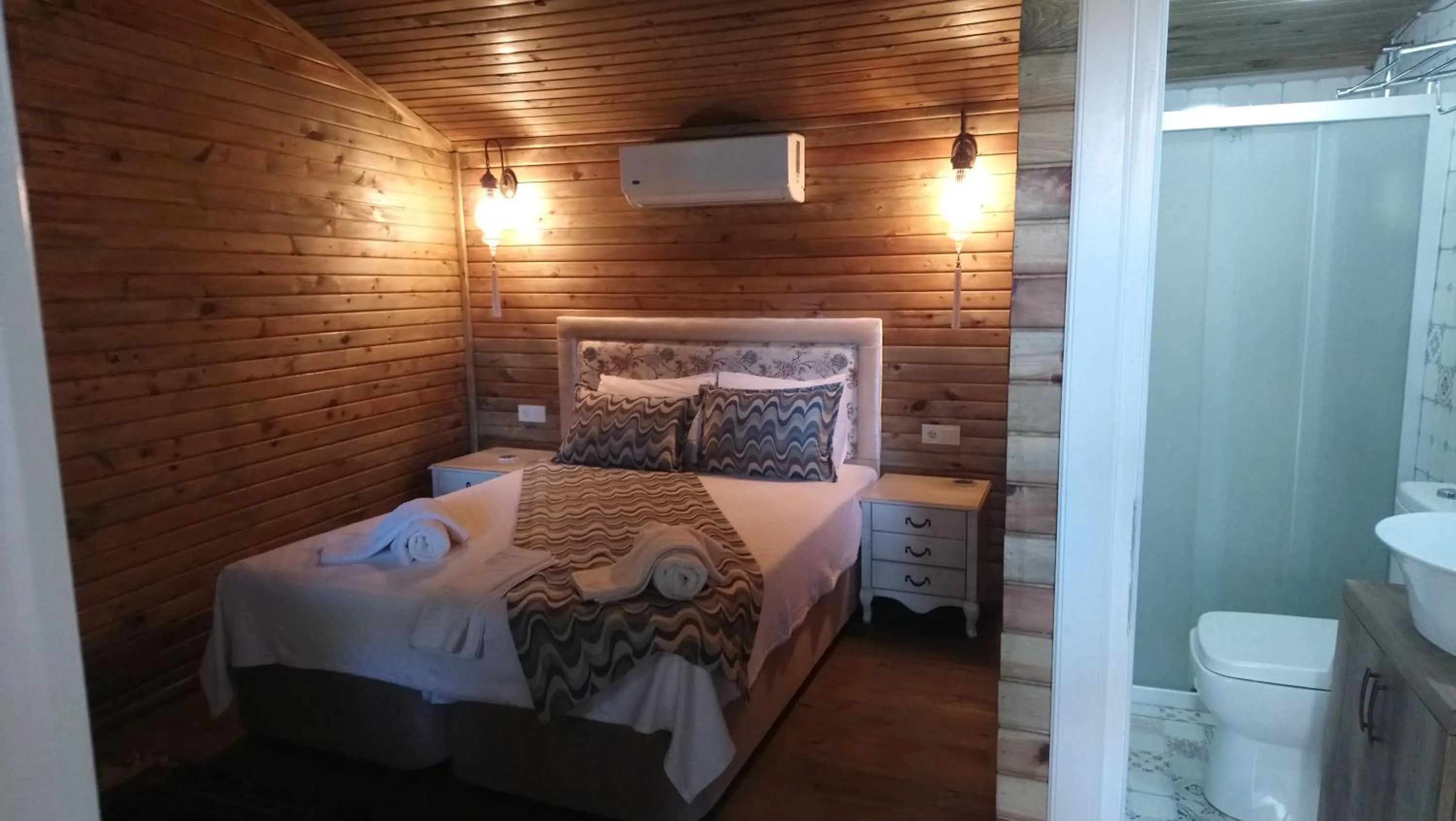 Bed in Alacati Sardunya Hotel