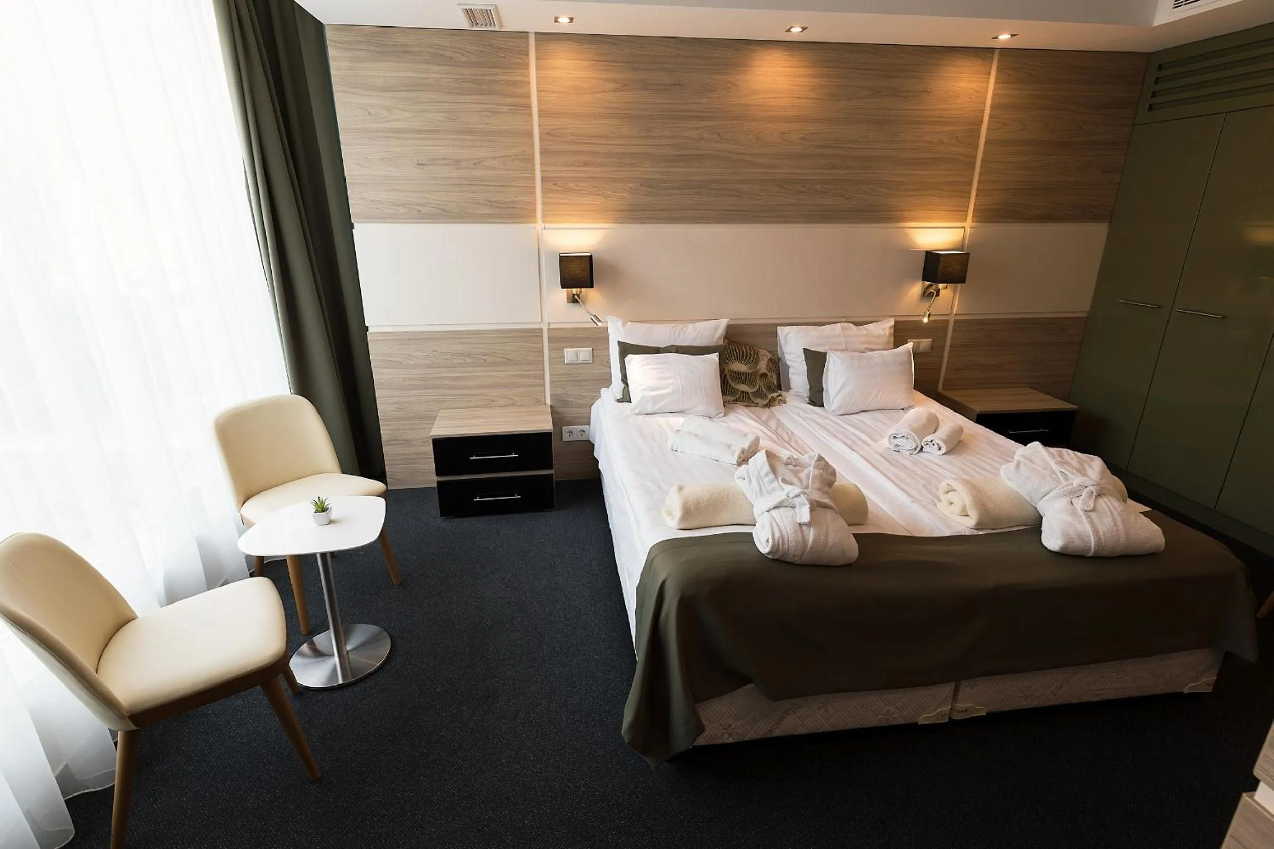 Bedroom, Bed in Hotel Zena Beauty & Shopping Center