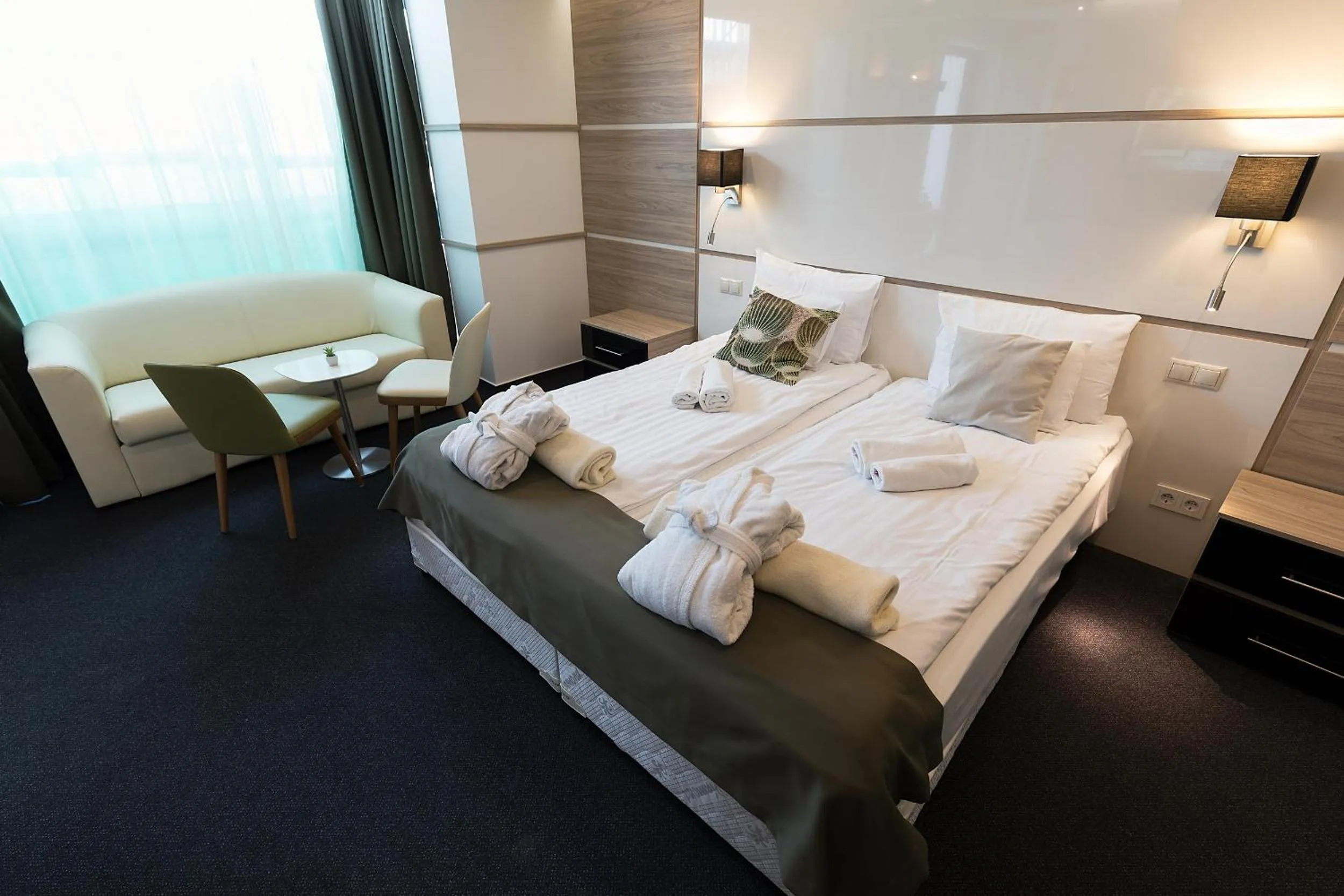 Bedroom, Bed in Hotel Zena Beauty & Shopping Center