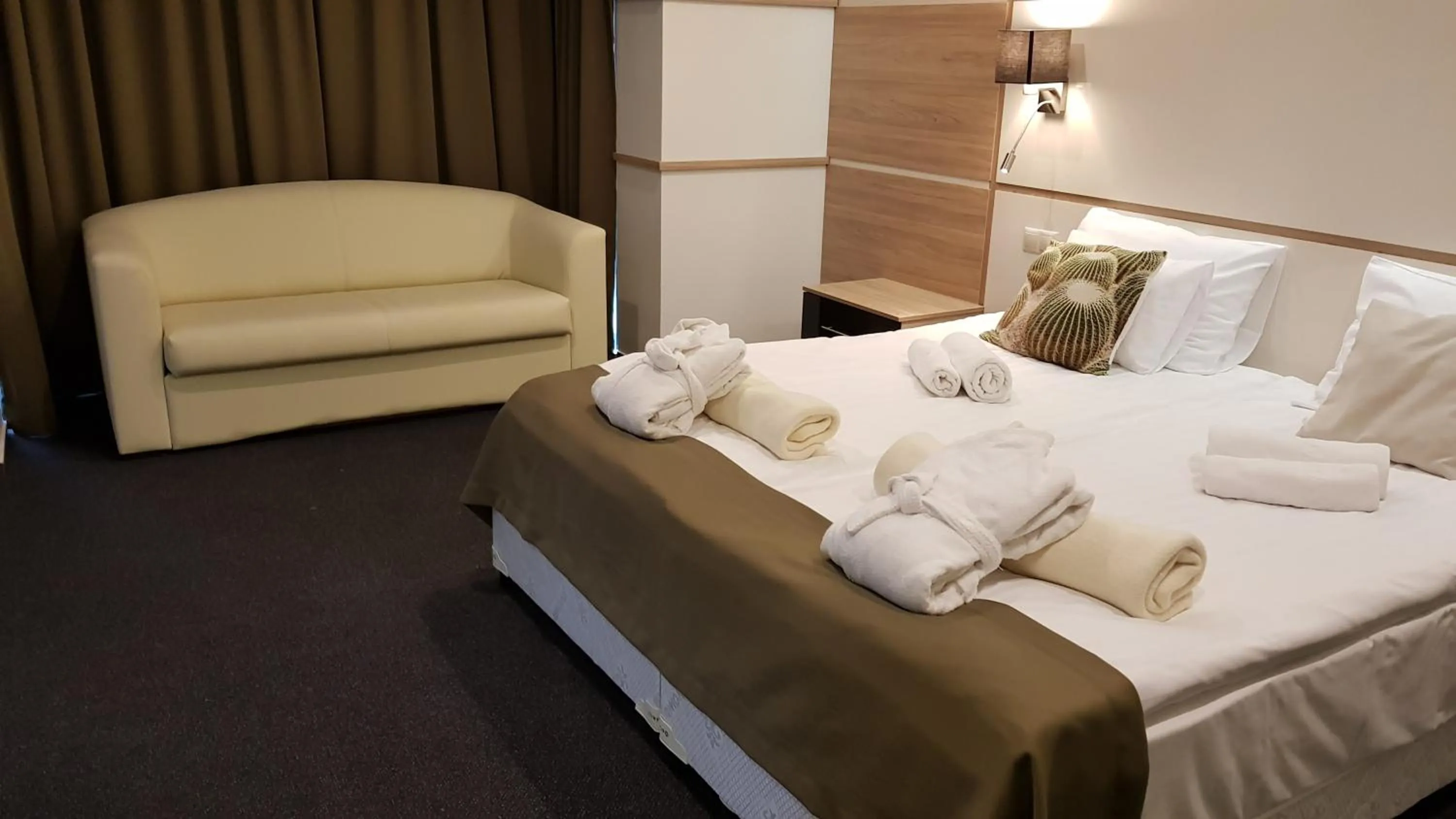 Bed in Hotel Zena Beauty & Shopping Center