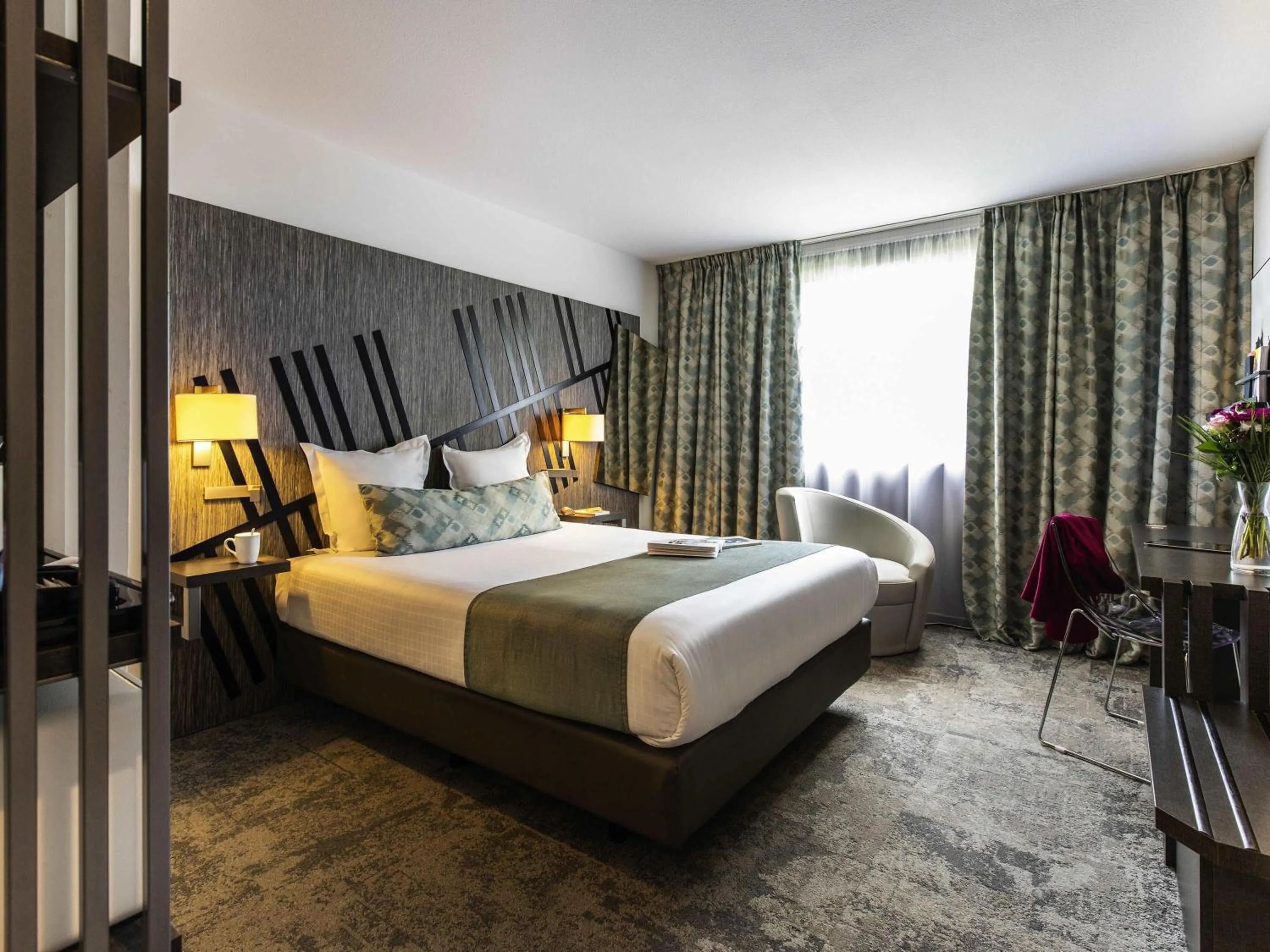 Bedroom, Bed in Mercure Belfort Centre