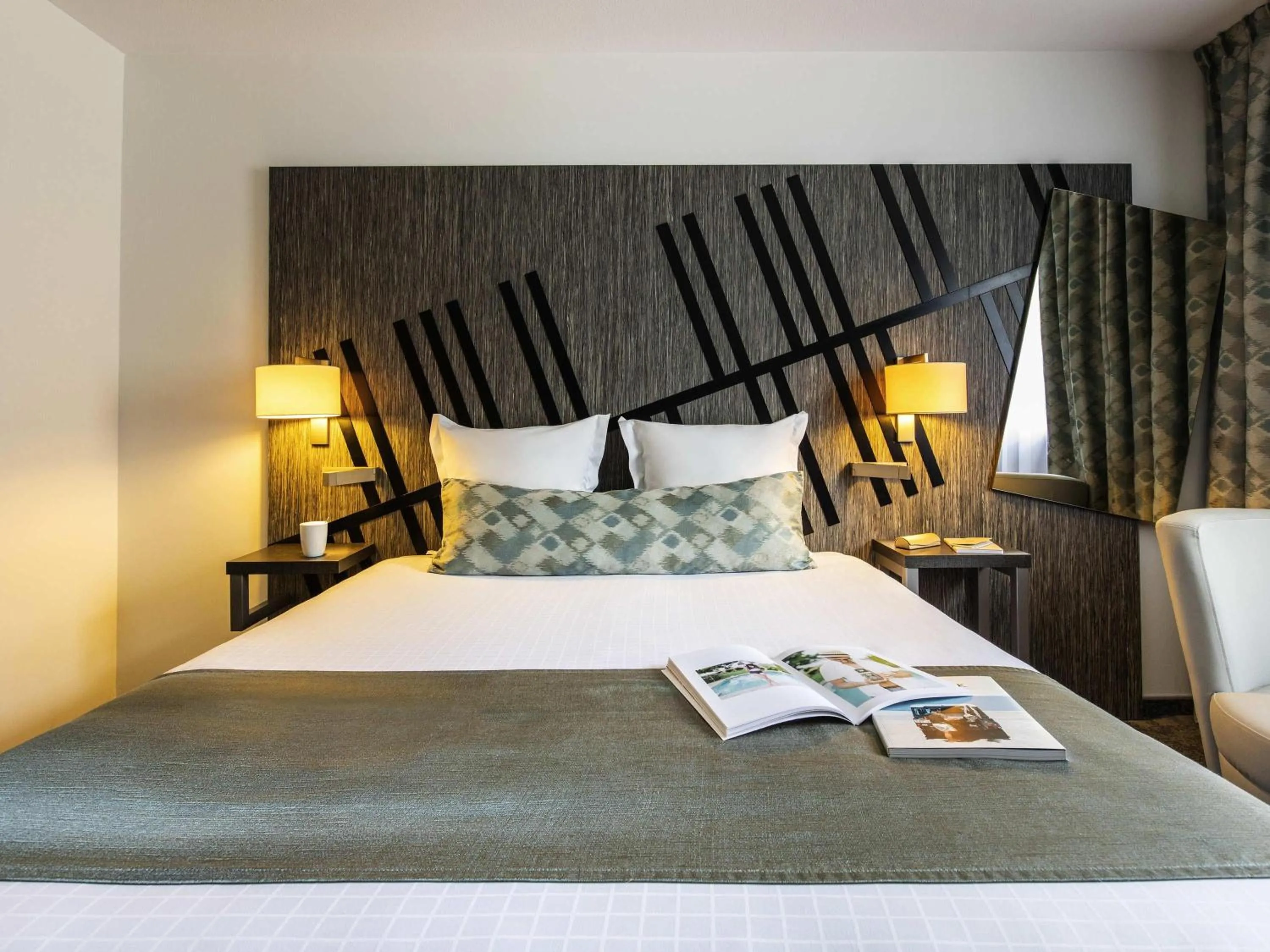 Bedroom, Bed in Mercure Belfort Centre