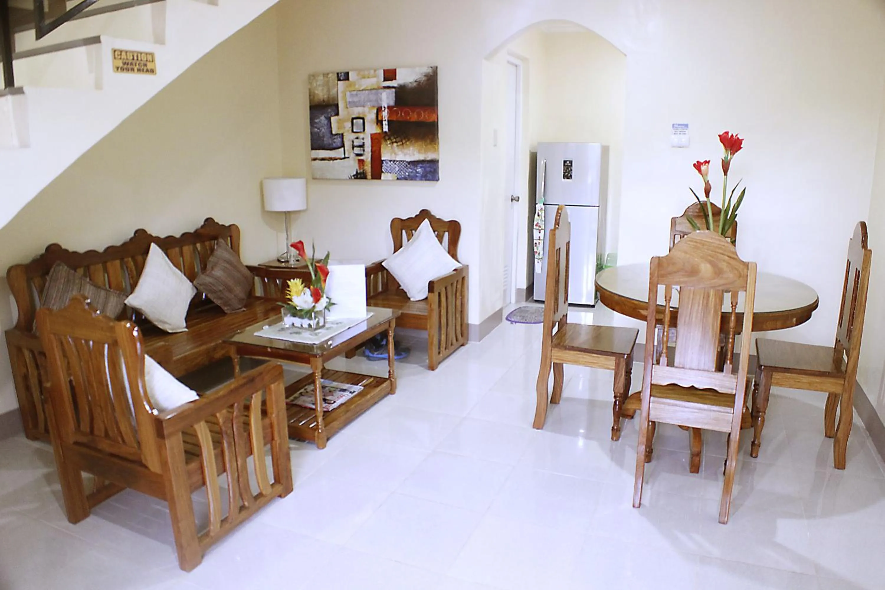 Communal lounge/ TV room in Haisa Apartment