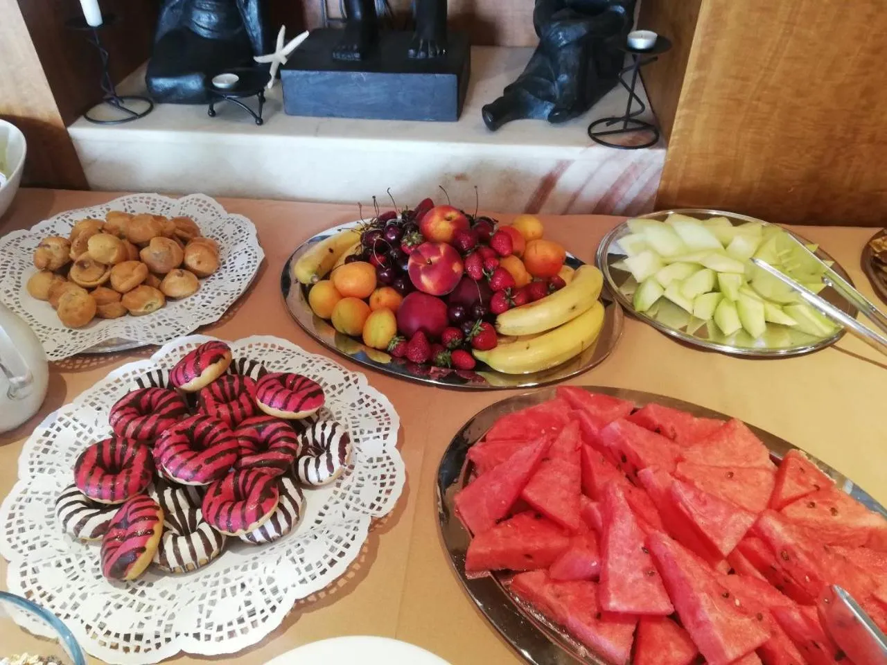 Breakfast in Art Complex Anel