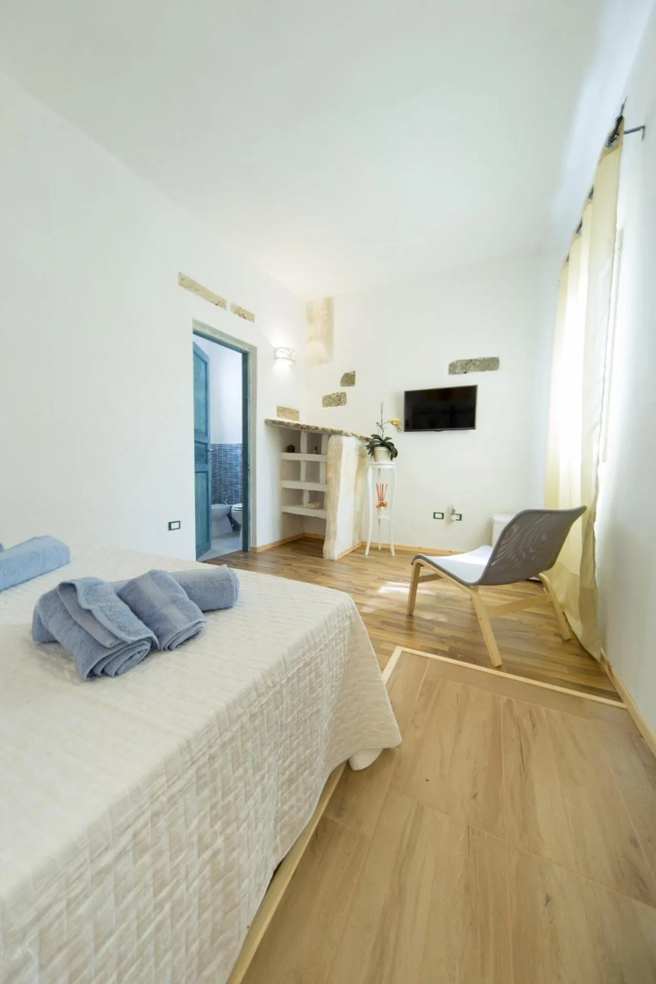 Photo of the whole room, Bed in Giardino Nascosto