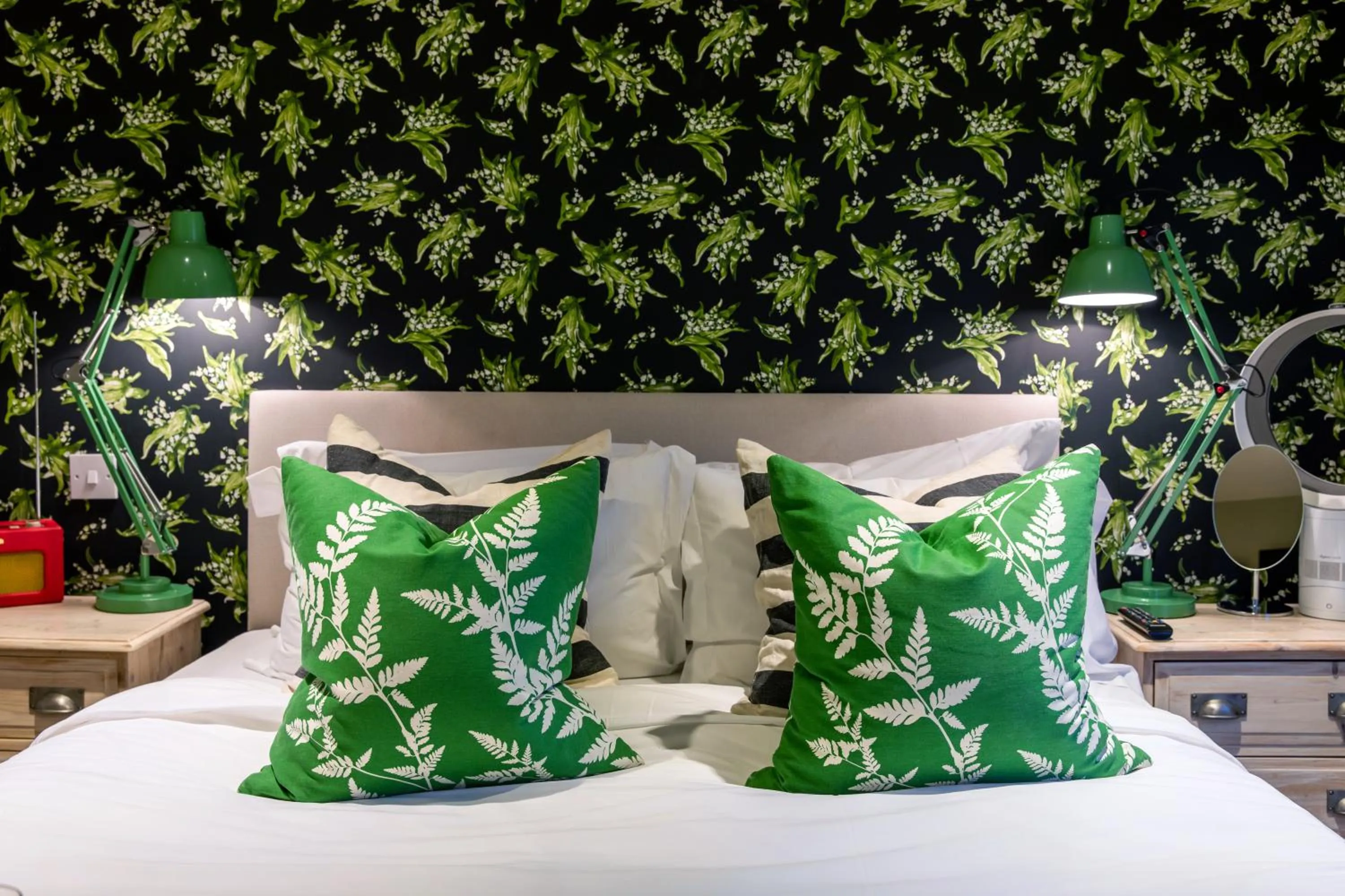 Bedroom, Bed in The Bull