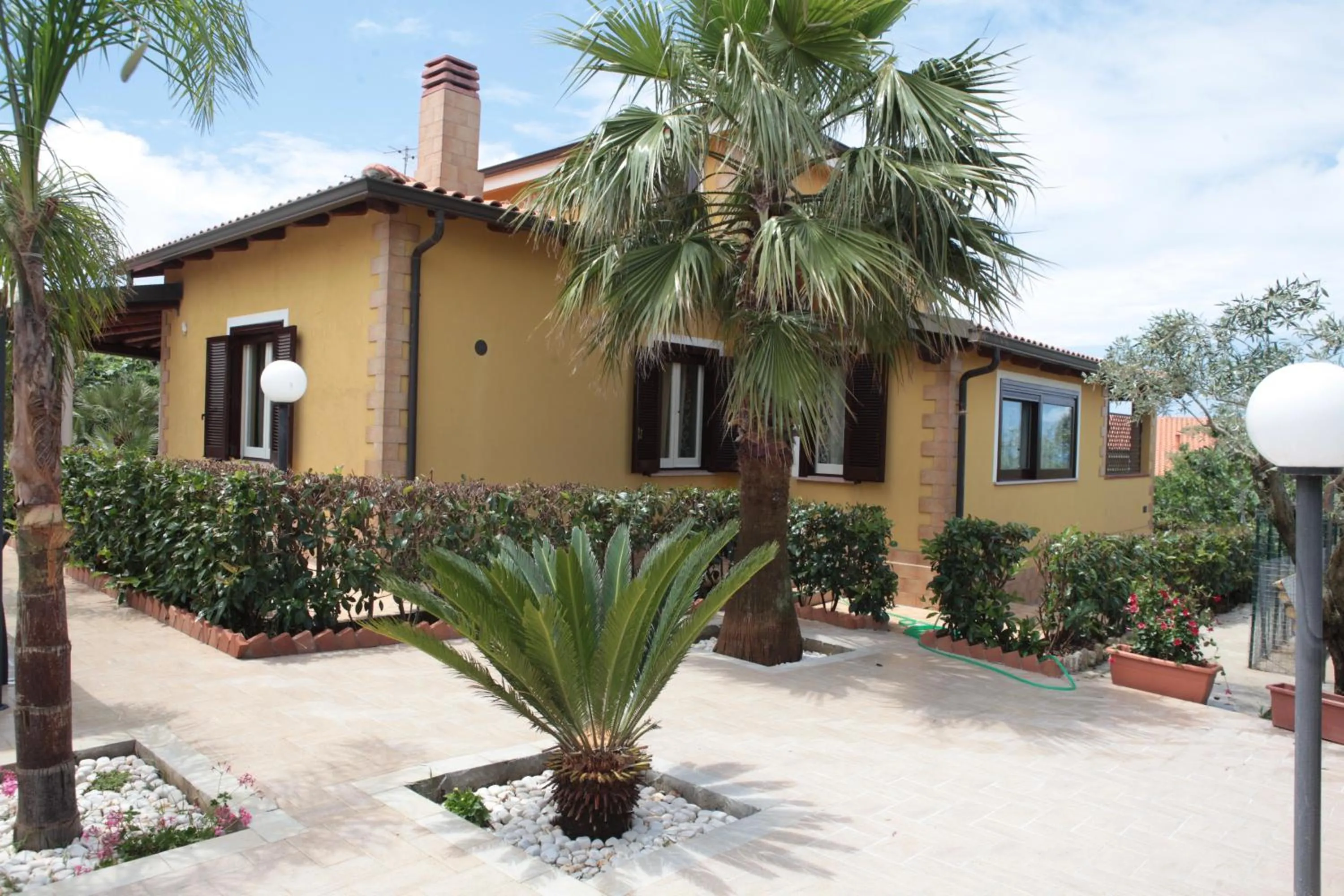 Facade/entrance in B&B Villa Isa